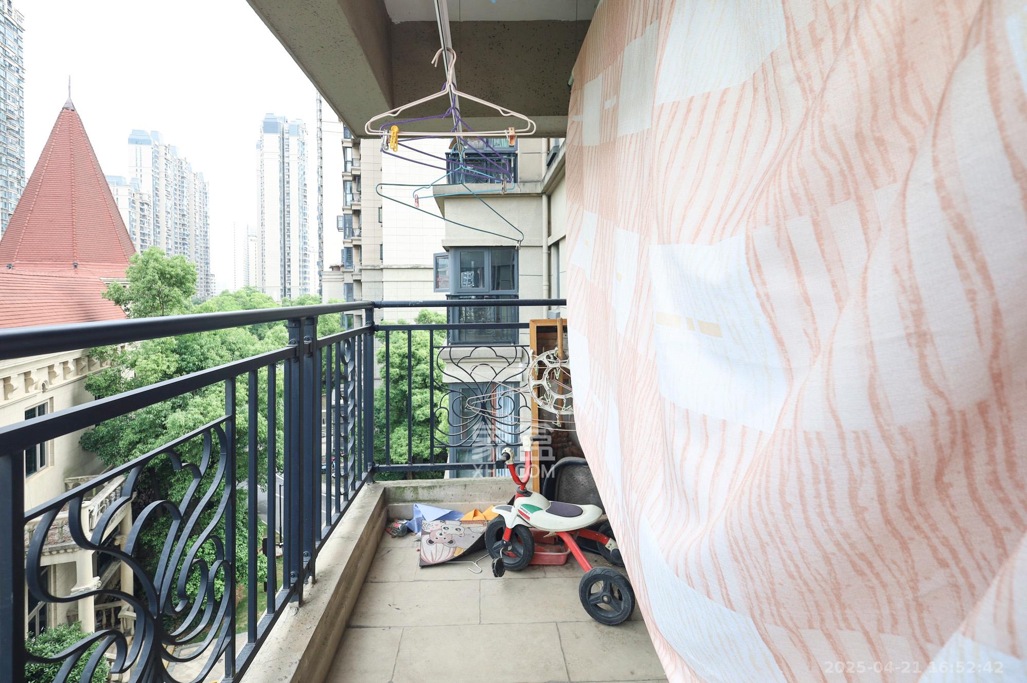 山语城二期 1室0厅0卫 428.0万 山语城二期 1室0厅0卫 428.0万阳台