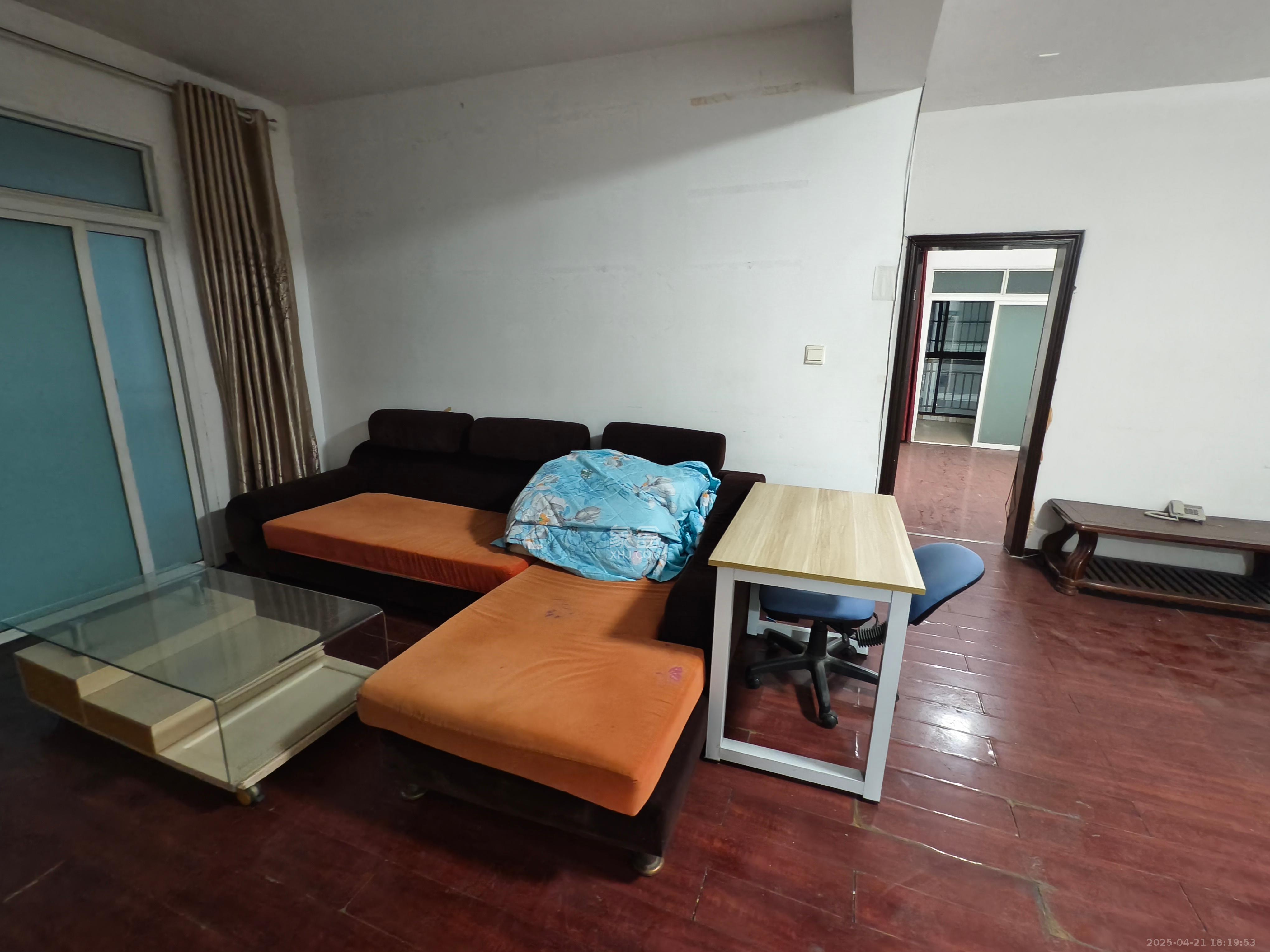 都江新城(都江新苑) 3室2厅2卫 2400.0元/月 都江新城(都江新苑) 3室2厅2卫 2400.0元/月室内图