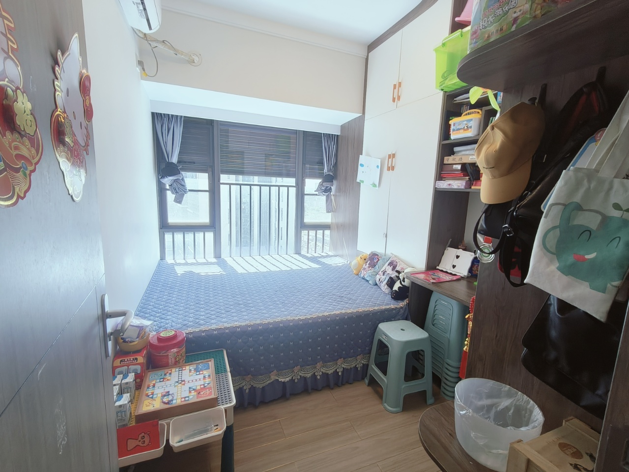 华侨城曦海岸1期 1室0厅0卫 159.9万 华侨城曦海岸1期 1室0厅0卫 159.9万客厅