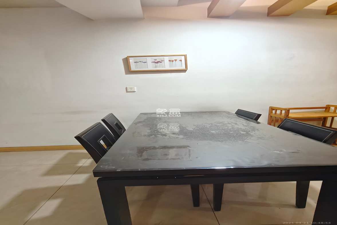 向韶村  2室1厅1卫    2200.0元/月 向韶村  2室1厅1卫    2200.0元/月室内图