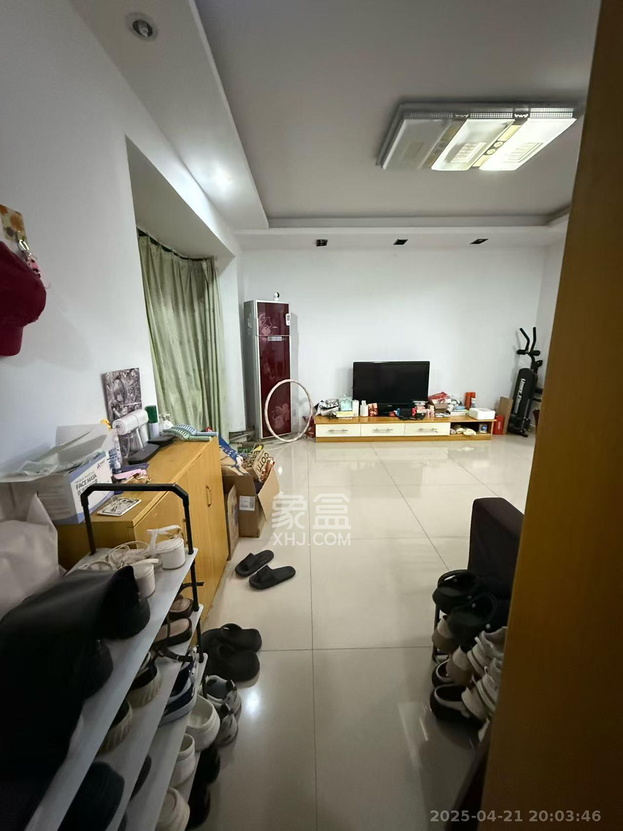 东方新城  2室1厅1卫   2500.00元/月室内图1
