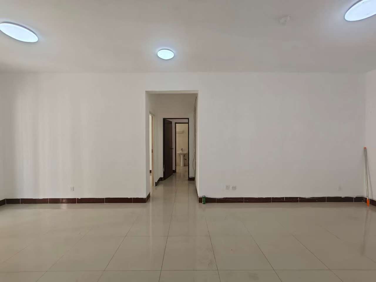 美舍嘉苑一期 4室2厅2卫 2800.0元/月 美舍嘉苑一期 4室2厅2卫 2800.0元/月室内图