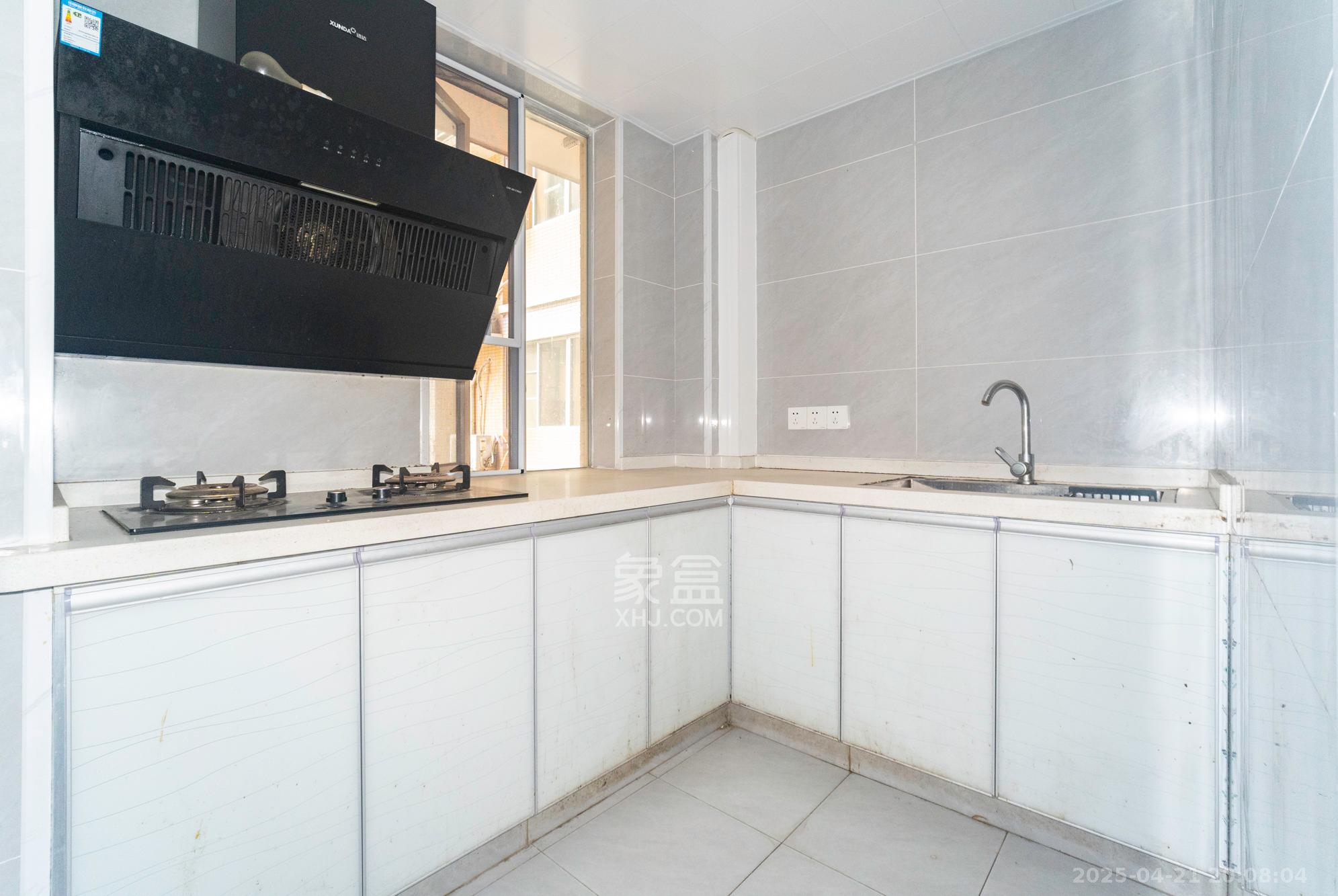 恒广国际景园一二区  1室2厅1卫    60.0万 恒广国际景园一二区  1室2厅1卫    60.0万厨房