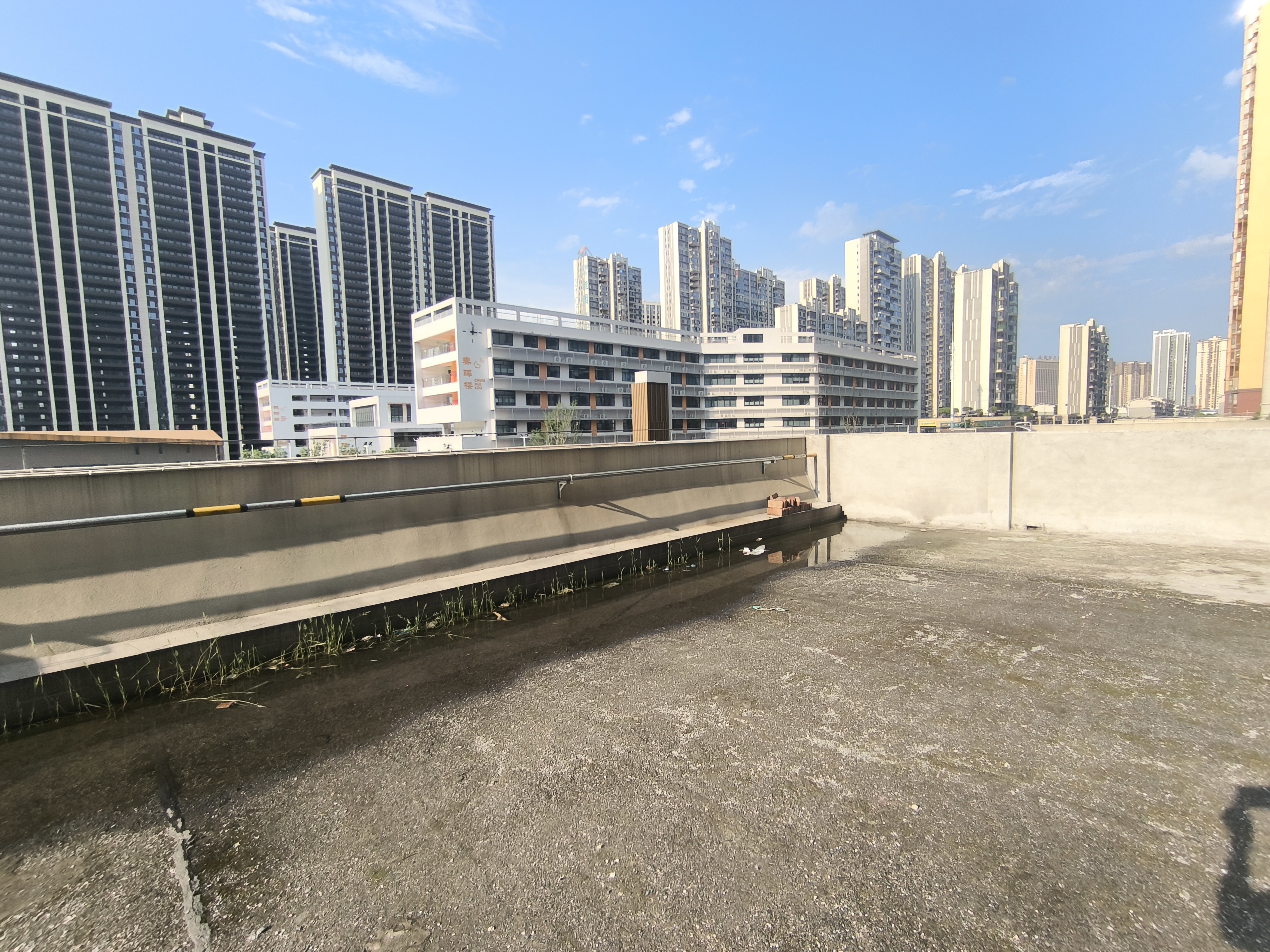 富力碧桂园衡中心  4室0厅0卫   128.00万客厅
