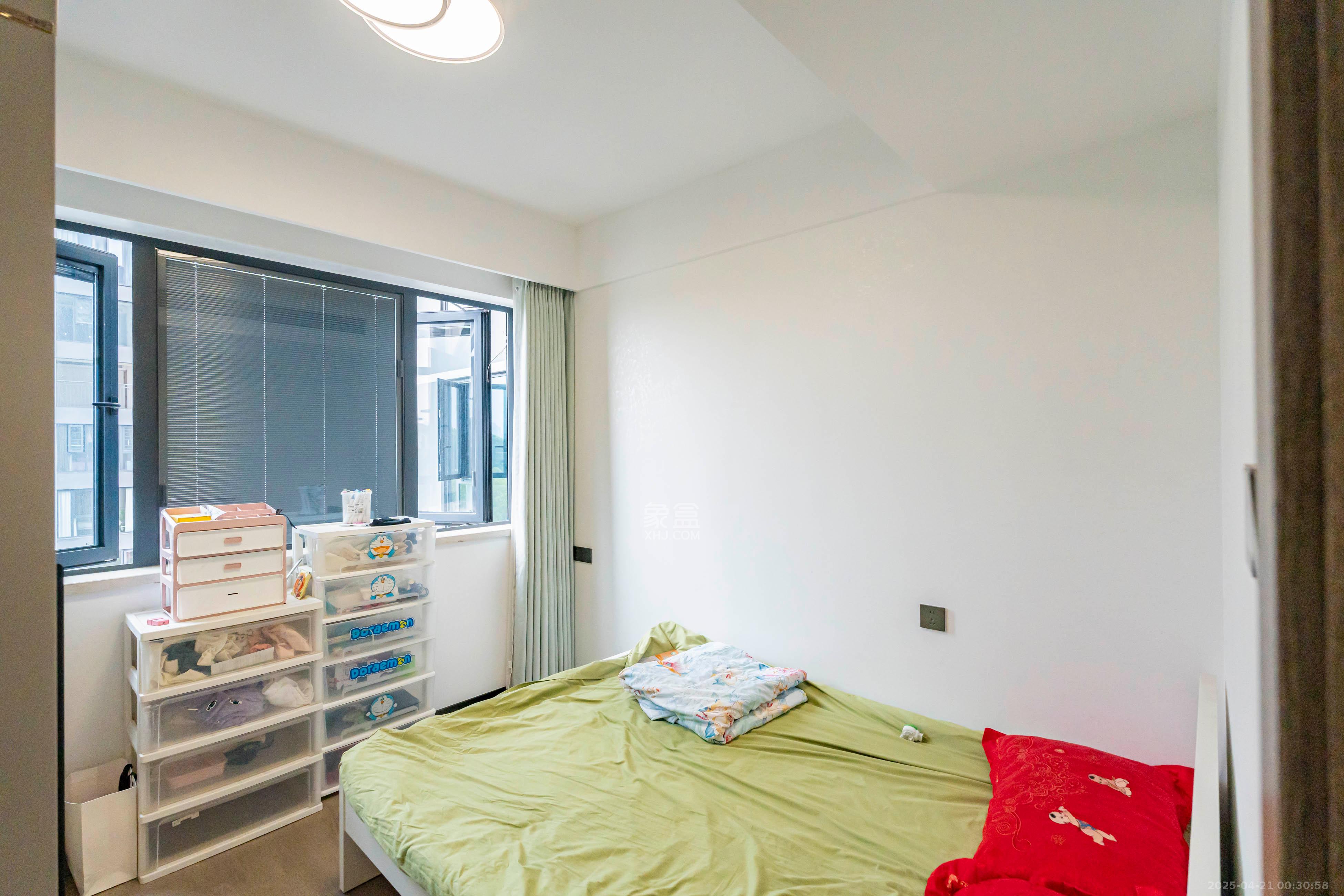 万科半岛国际 3室2厅2卫 140.0万 万科半岛国际 3室2厅2卫 140.0万卧室