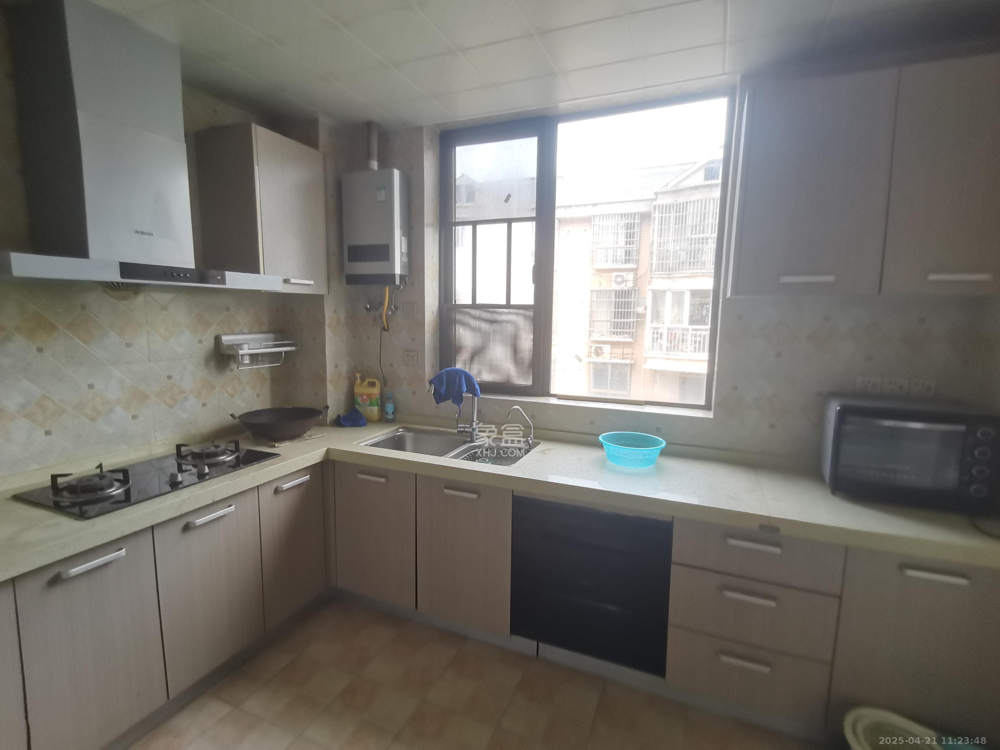 三城花苑（一，二，三期）  3室2厅1卫    1600.0元/月室内图