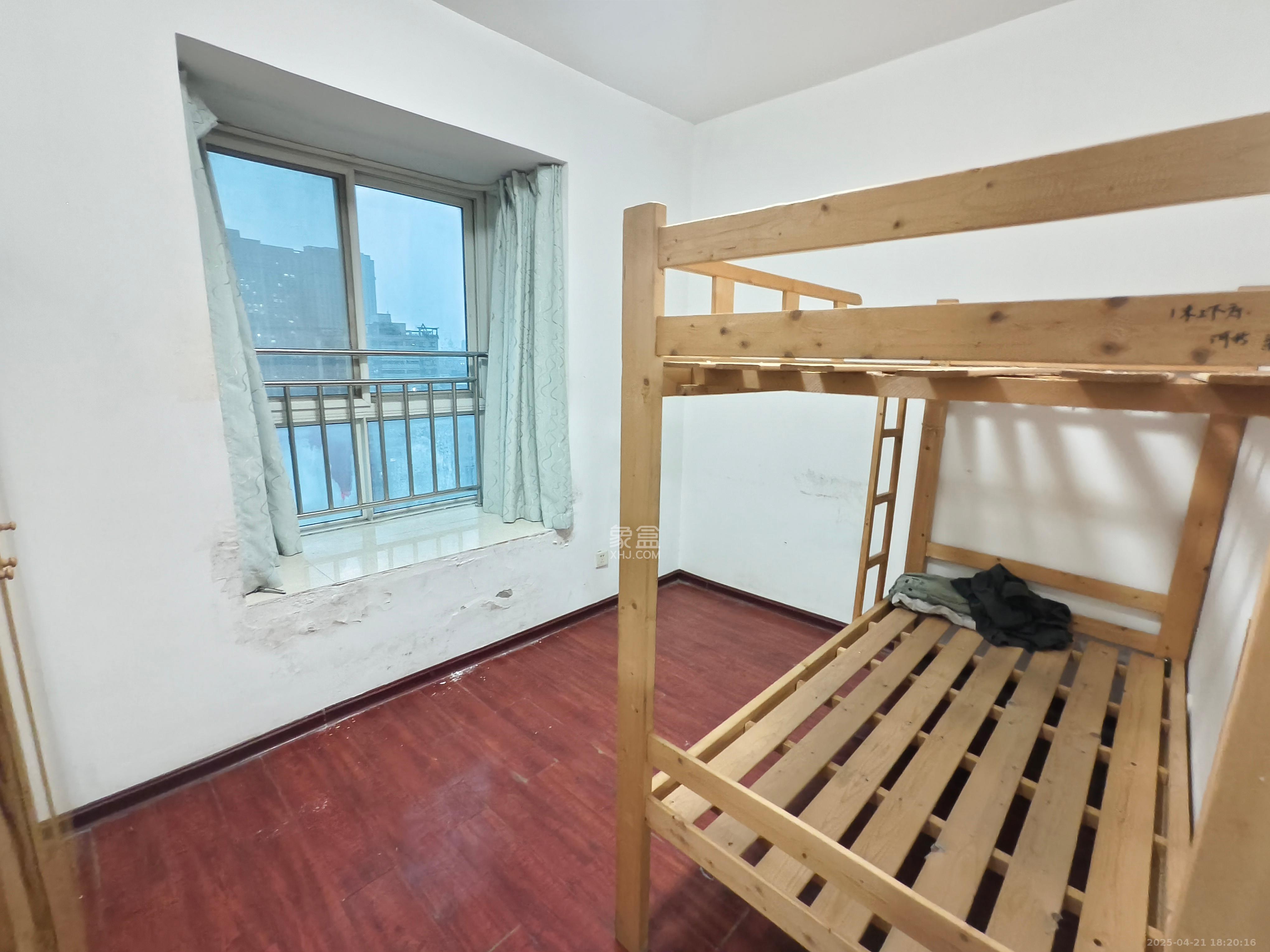 都江新城(都江新苑) 3室2厅2卫 2400.0元/月 都江新城(都江新苑) 3室2厅2卫 2400.0元/月室内图