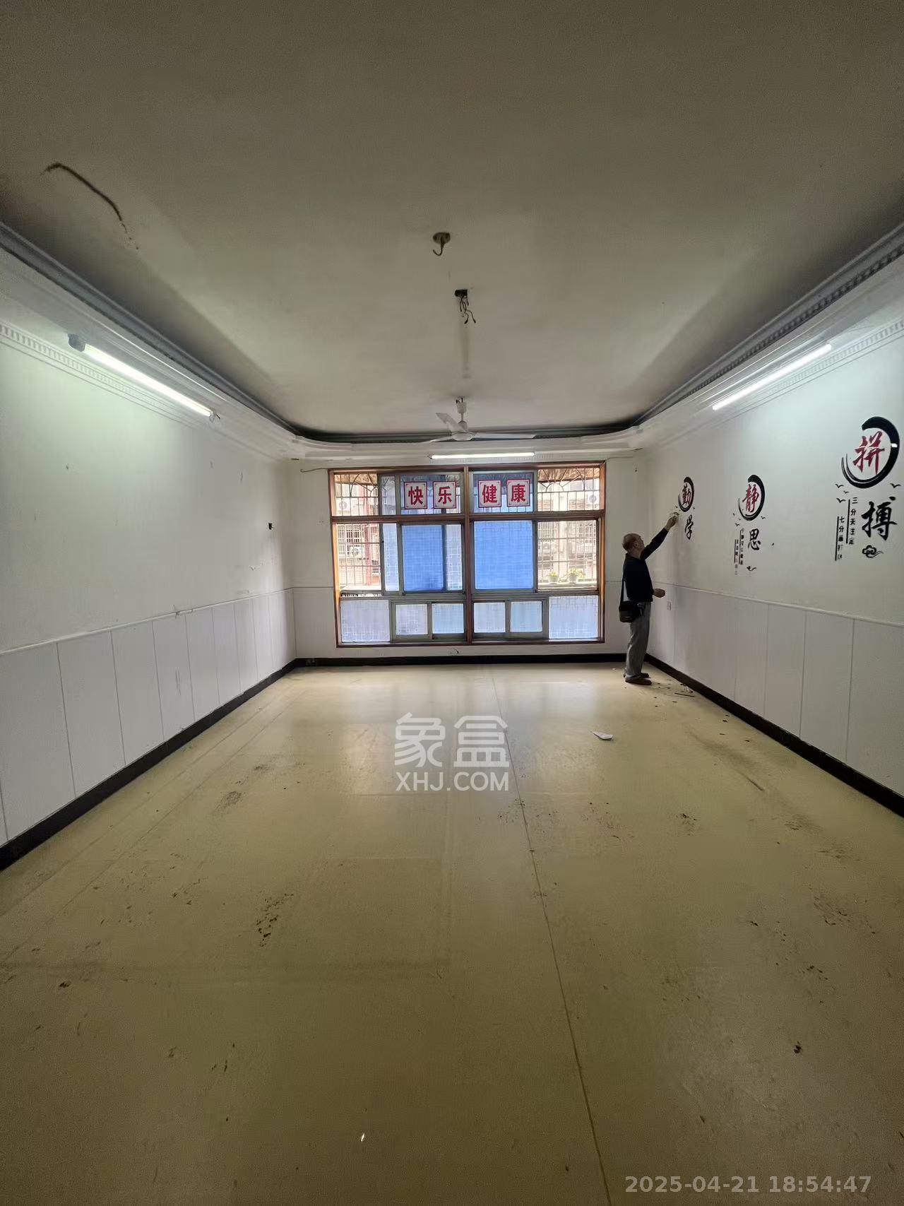 金泉公寓  4室2厅2卫   3200.00元/月室内图