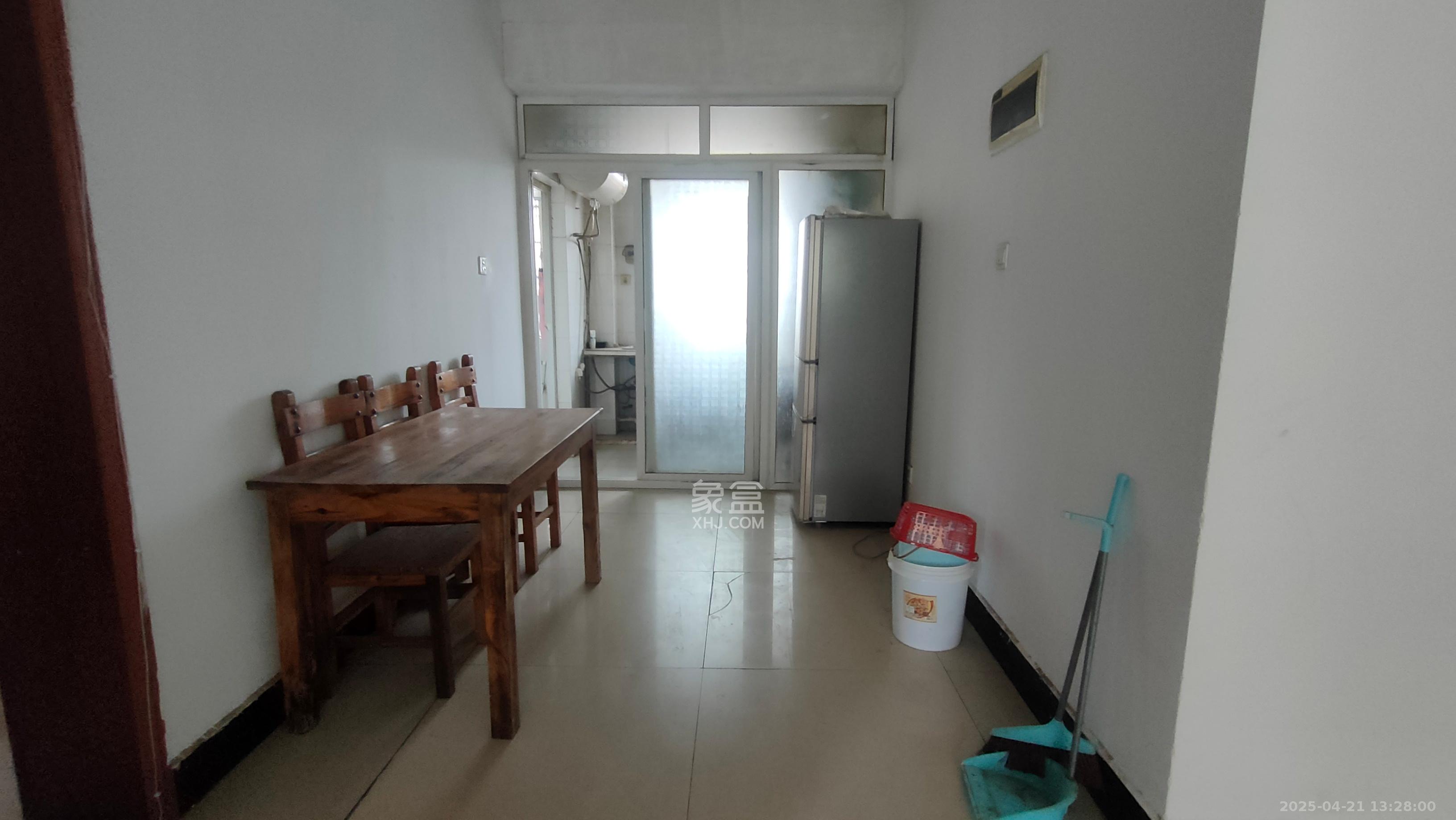 茶子山小区  2室2厅1卫   1700.00元/月室内图