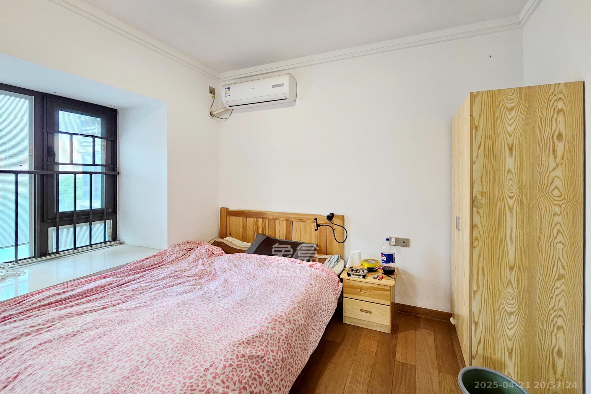 阳光城尚东湾蓝莓苑 3室2厅1卫 92.0万 阳光城尚东湾蓝莓苑 3室2厅1卫 92.0万卧室