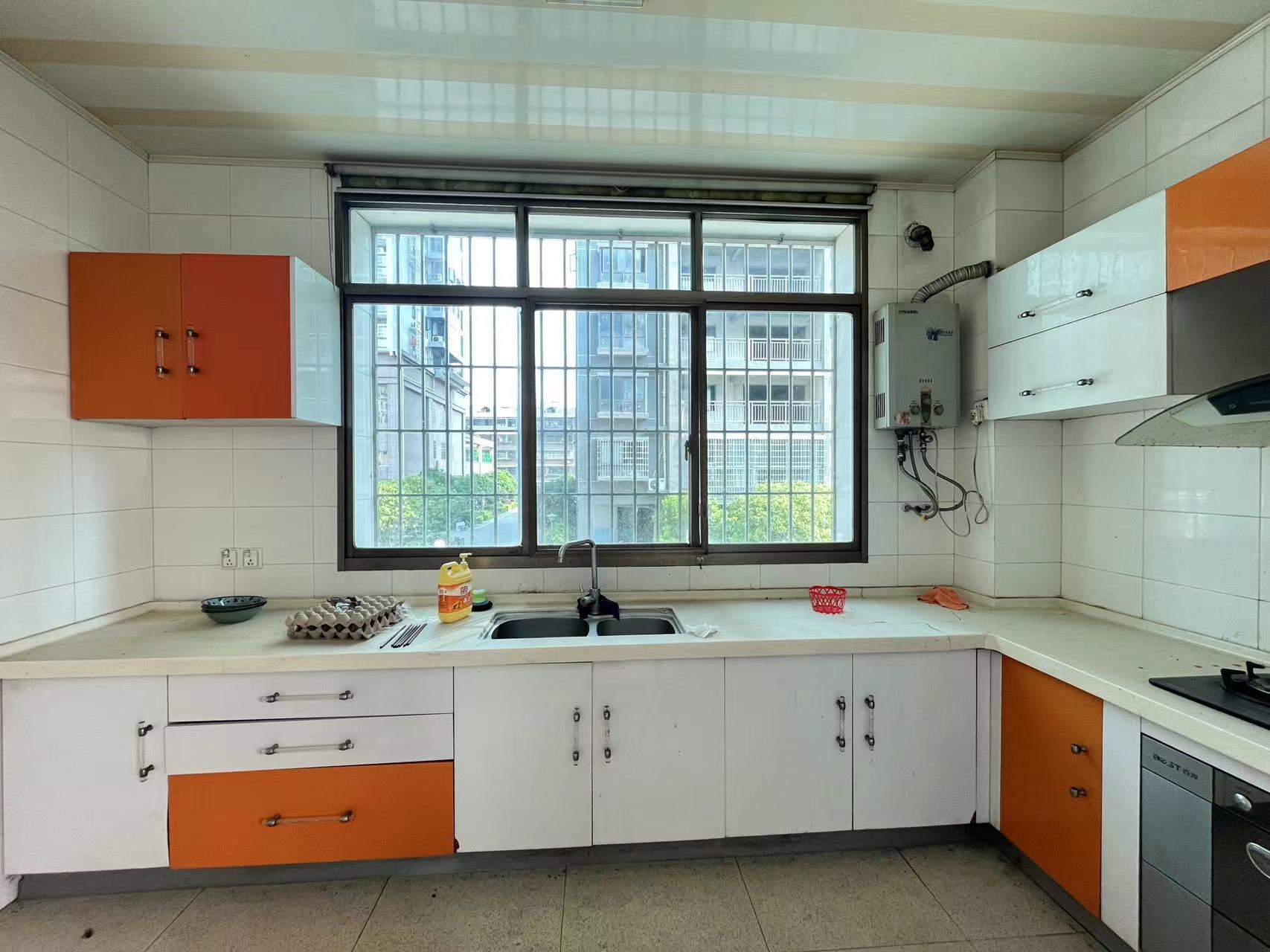 中级人民法院 1室0厅0卫 1800.0元/月 中级人民法院 1室0厅0卫 1800.0元/月室内图