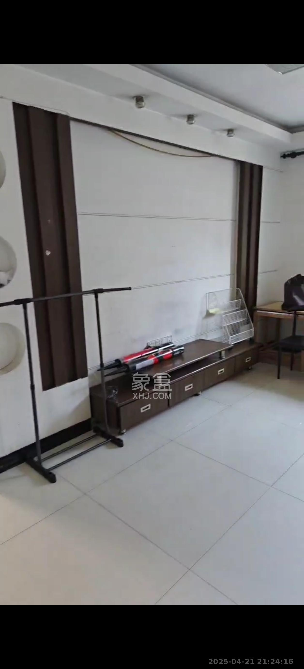 高桥火焰市场 3室1厅1卫 1900.0元/月 高桥火焰市场 3室1厅1卫 1900.0元/月室内图