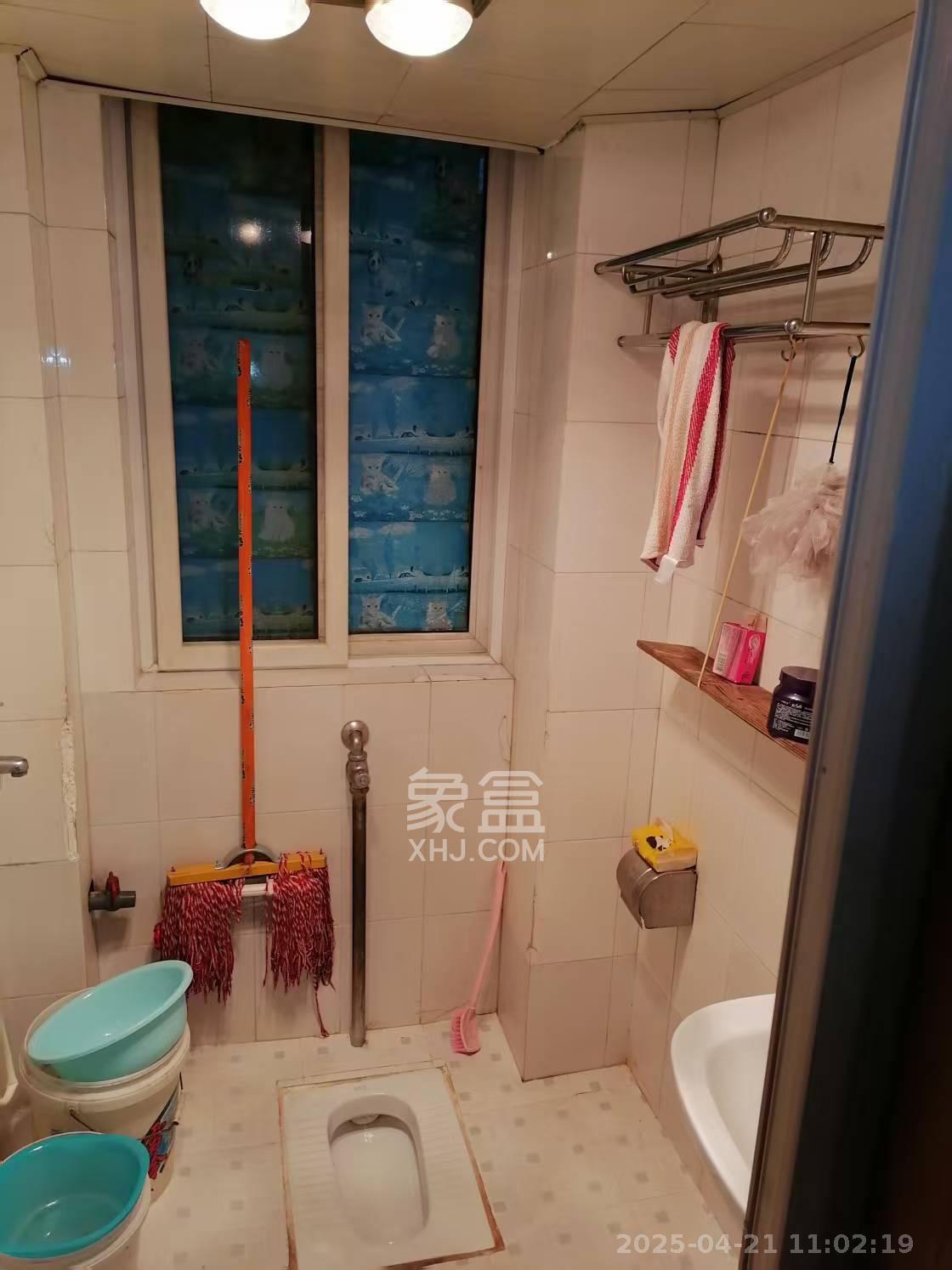 新桥小区  3室2厅2卫   1700.00元/月室内图