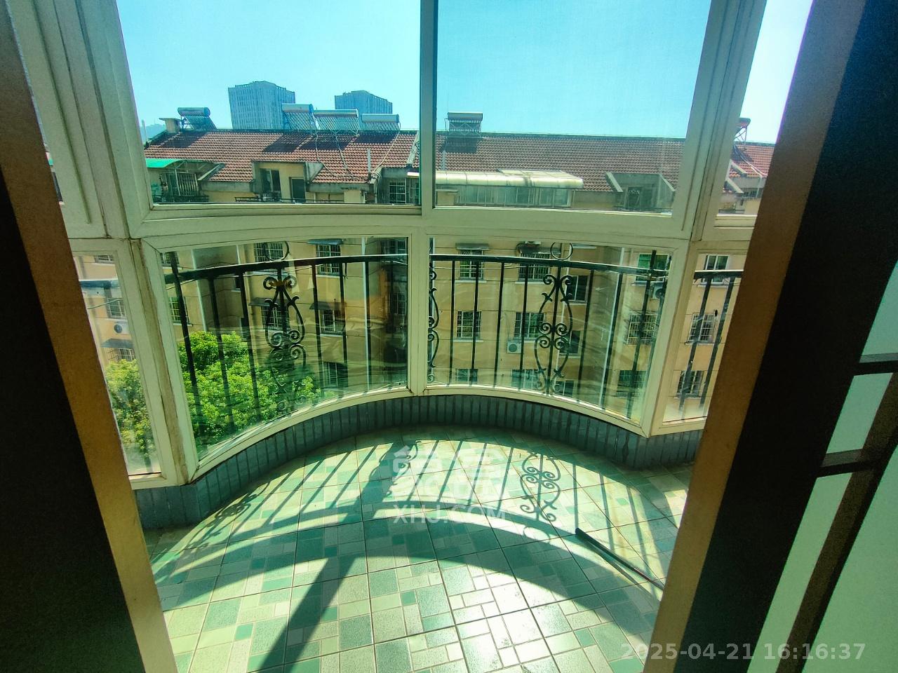 恩瑞麓山名园(龙王港小区) 4室2厅2卫 3000.0元/月 恩瑞麓山名园(龙王港小区) 4室2厅2卫 3000.0元/月室内图