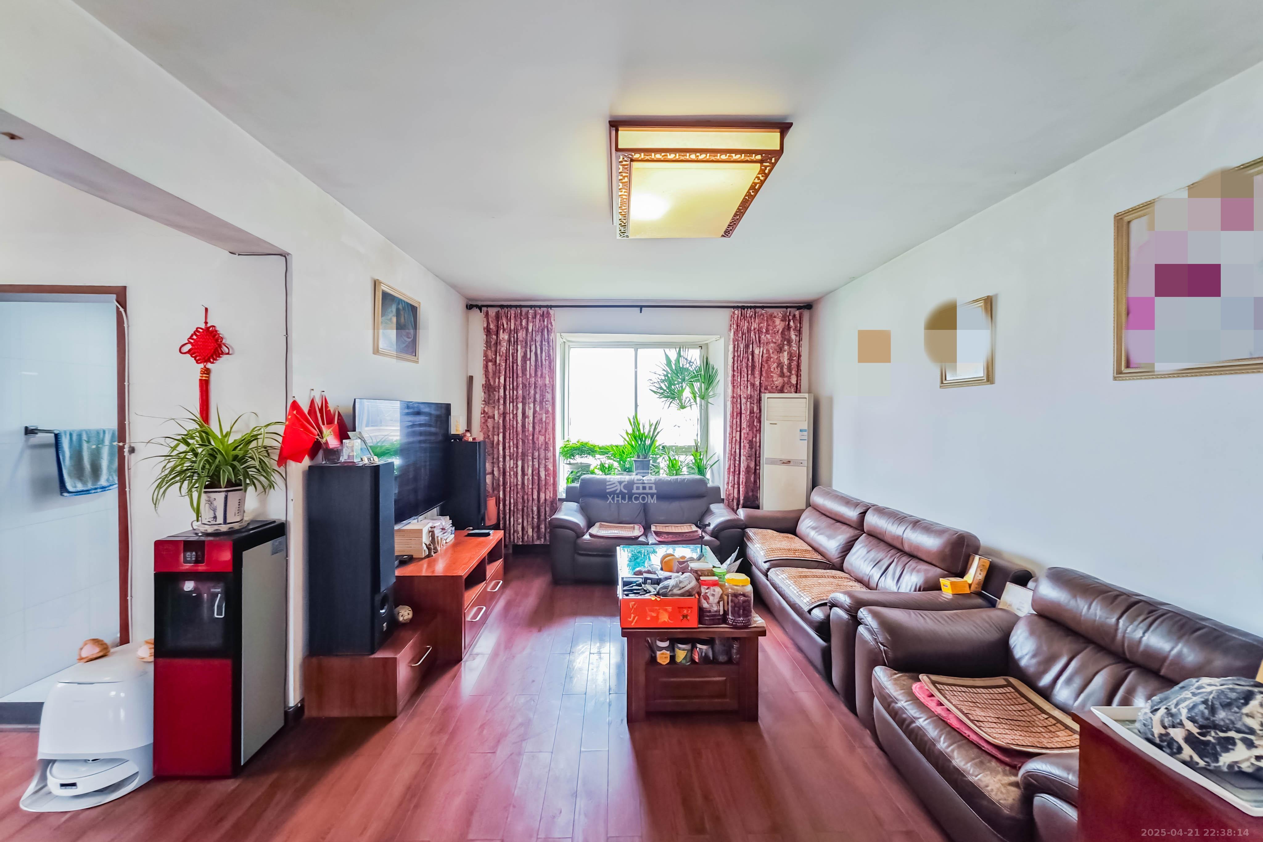 龙吉湾小区(龙瑞尚苑) 3室2厅2卫 44.0万 龙吉湾小区(龙瑞尚苑) 3室2厅2卫 44.0万客厅