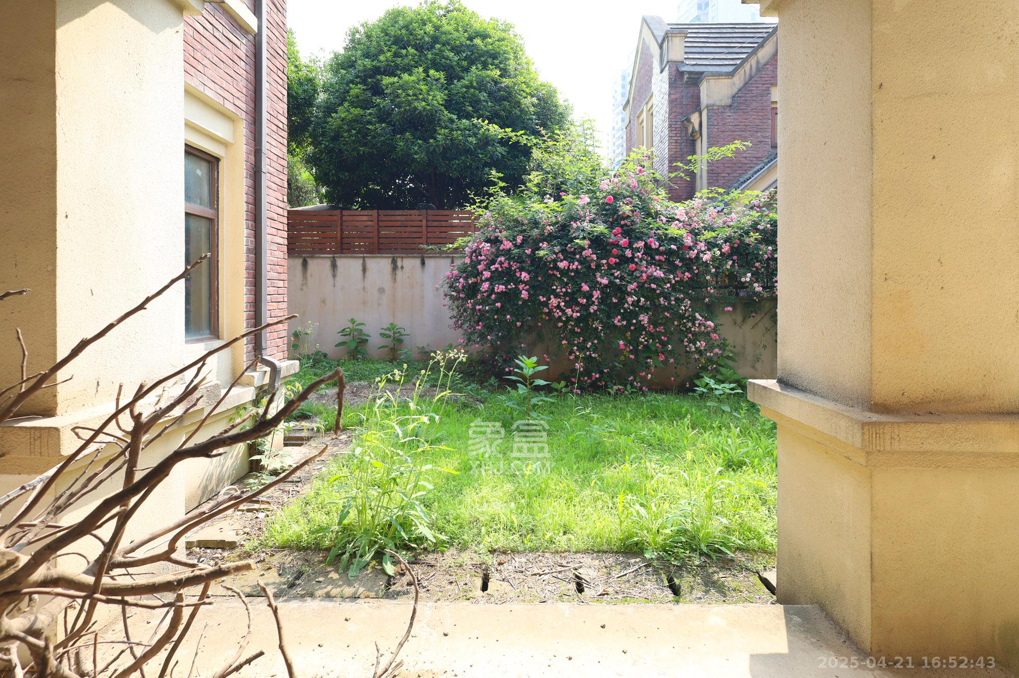 山语城二期 1室0厅0卫 428.0万 山语城二期 1室0厅0卫 428.0万阳台