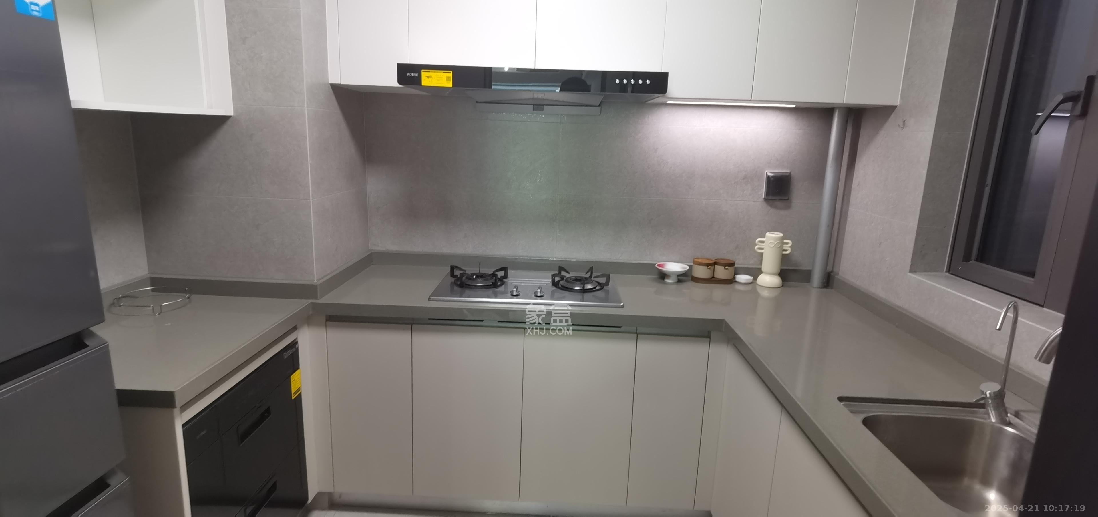 时代梅溪领峰  3室1厅1卫   4400.00元/月室内图