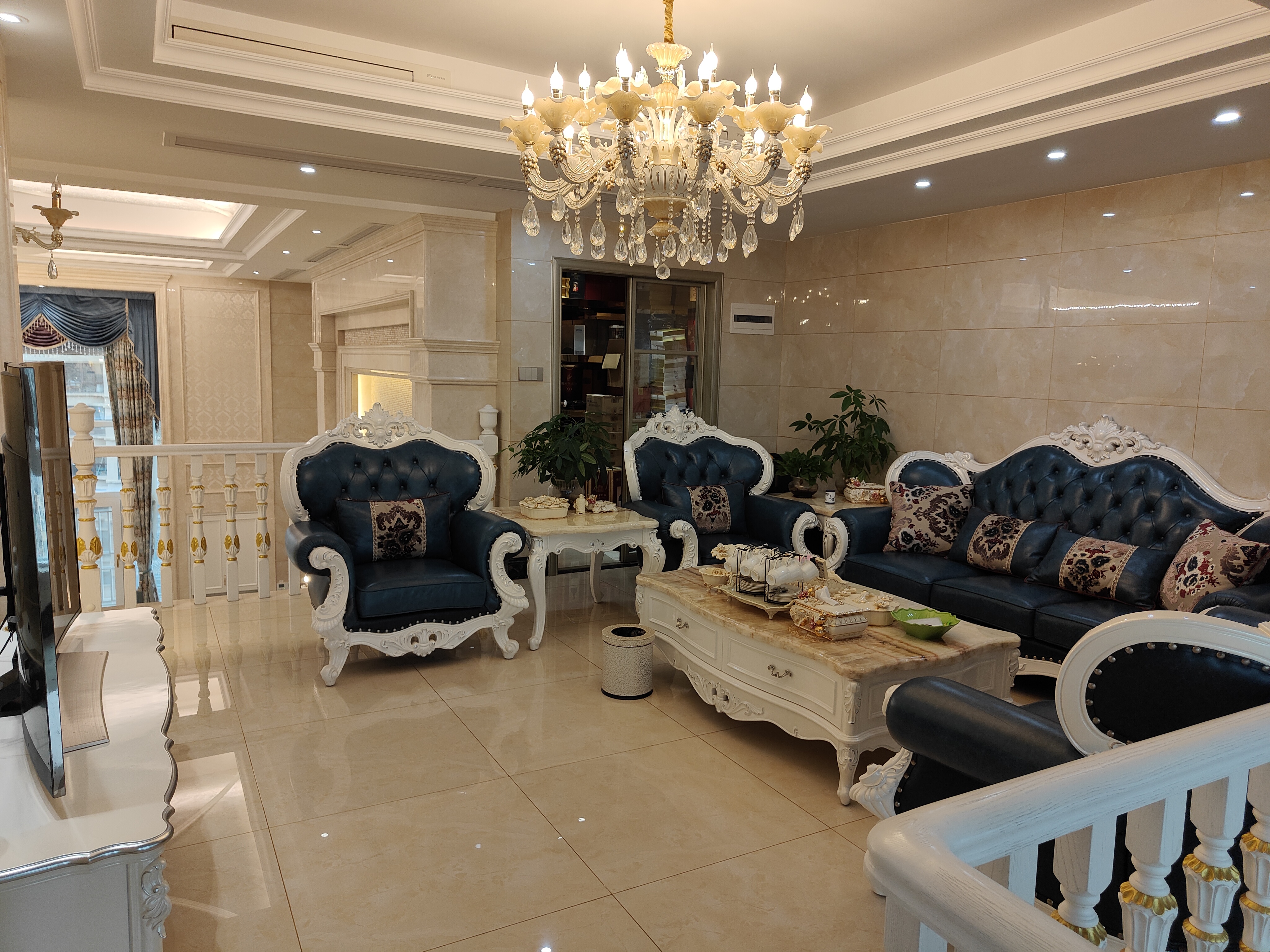 海阔天空-国瑞城三期(铂仕苑) 6室2厅4卫 1450.0万 海阔天空-国瑞城三期(铂仕苑) 6室2厅4卫 1450.0万室内图