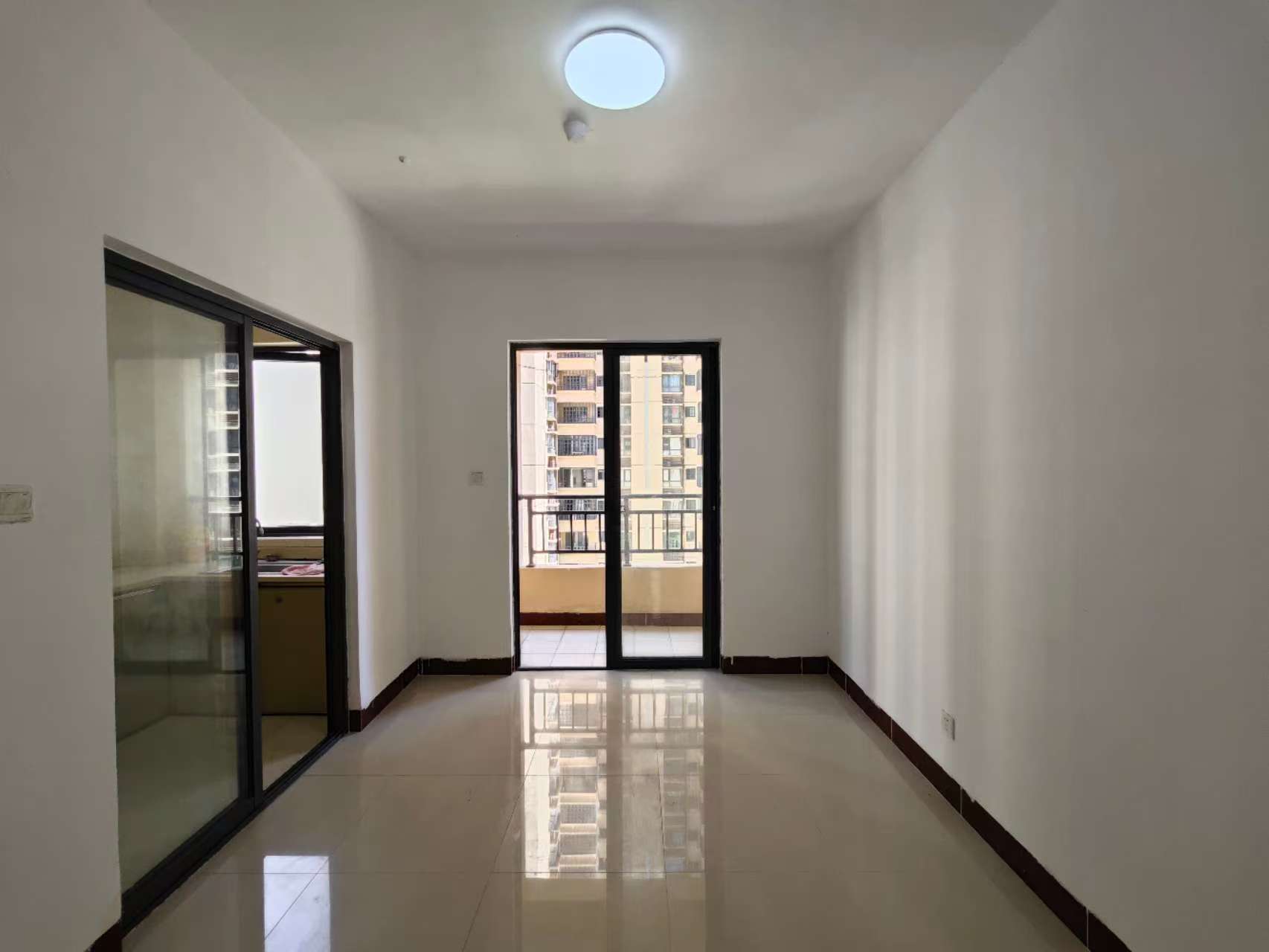 美舍嘉苑一期 4室2厅2卫 2800.0元/月 美舍嘉苑一期 4室2厅2卫 2800.0元/月室内图