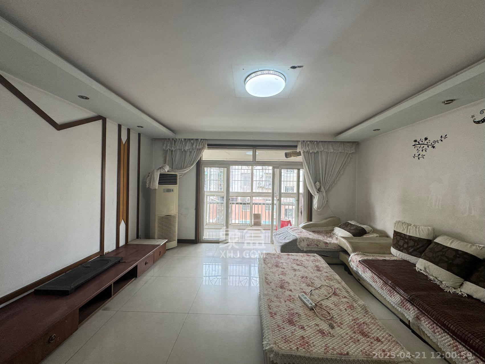 新桥小区 3室2厅2卫 1600.0元/月 新桥小区 3室2厅2卫 1600.0元/月室内图