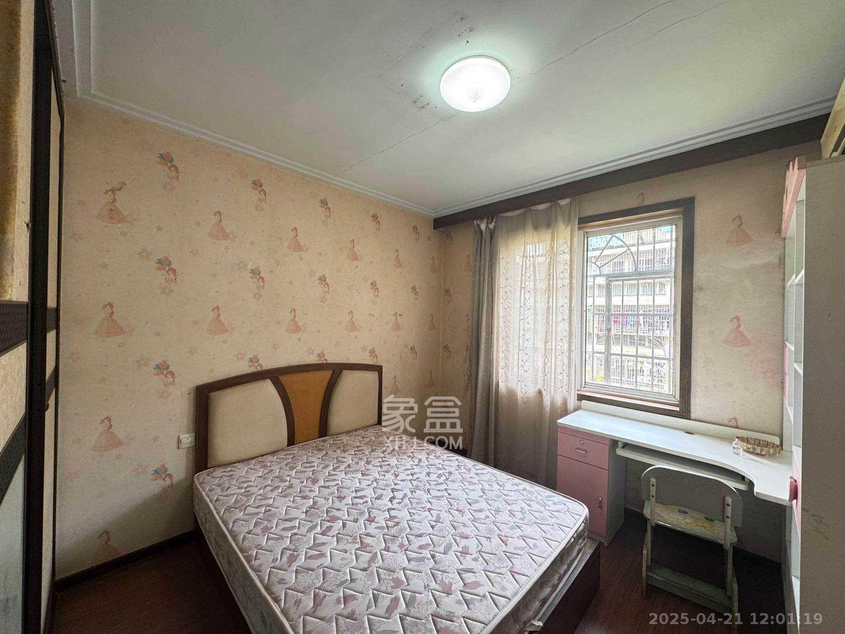 新桥小区 3室2厅2卫 1600.0元/月 新桥小区 3室2厅2卫 1600.0元/月室内图