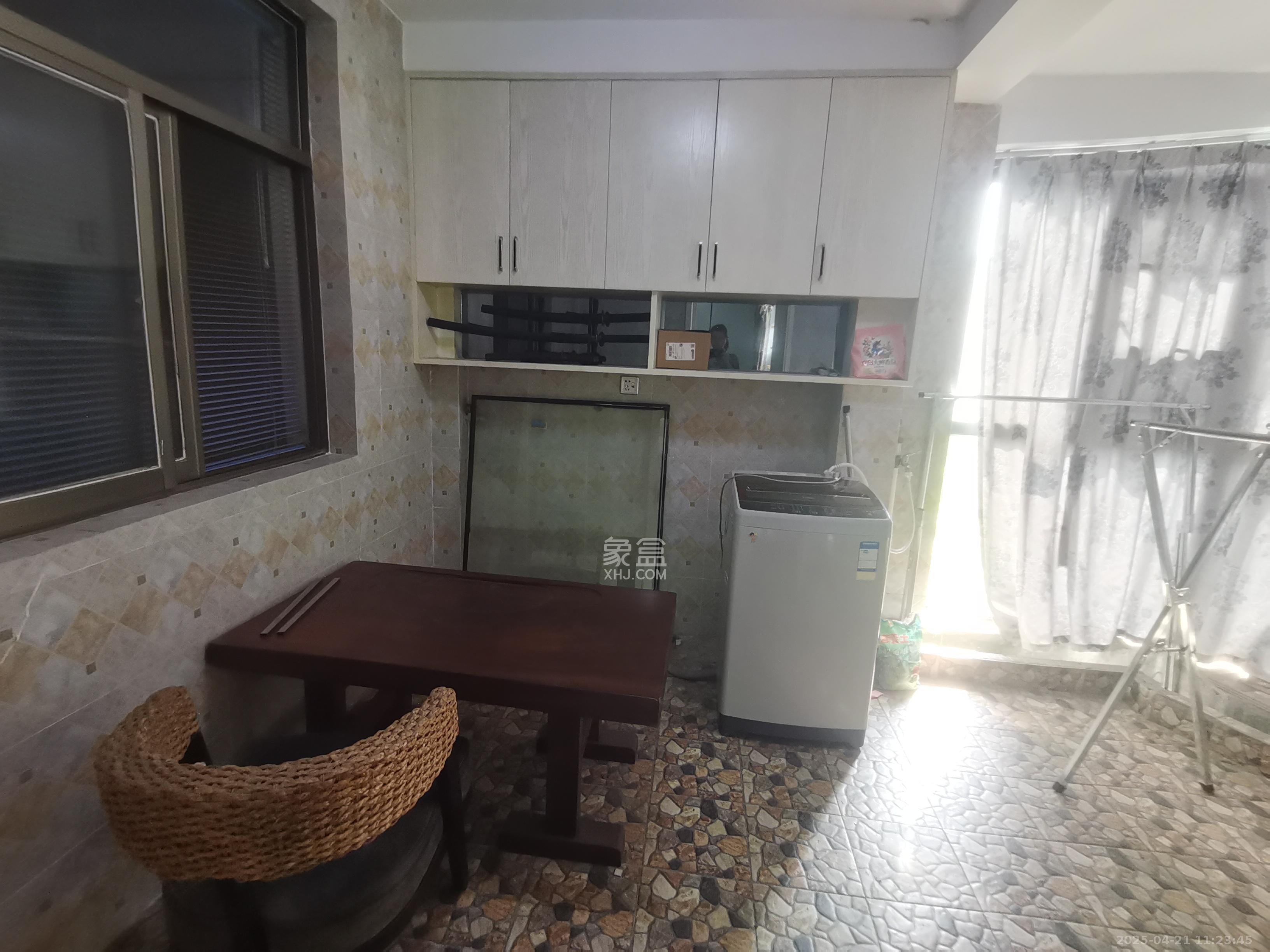 三城花苑(一,二,三期) 3室2厅1卫 1600.0元/月 三城花苑(一,二,三期) 3室2厅1卫 1600.0元/月室内图