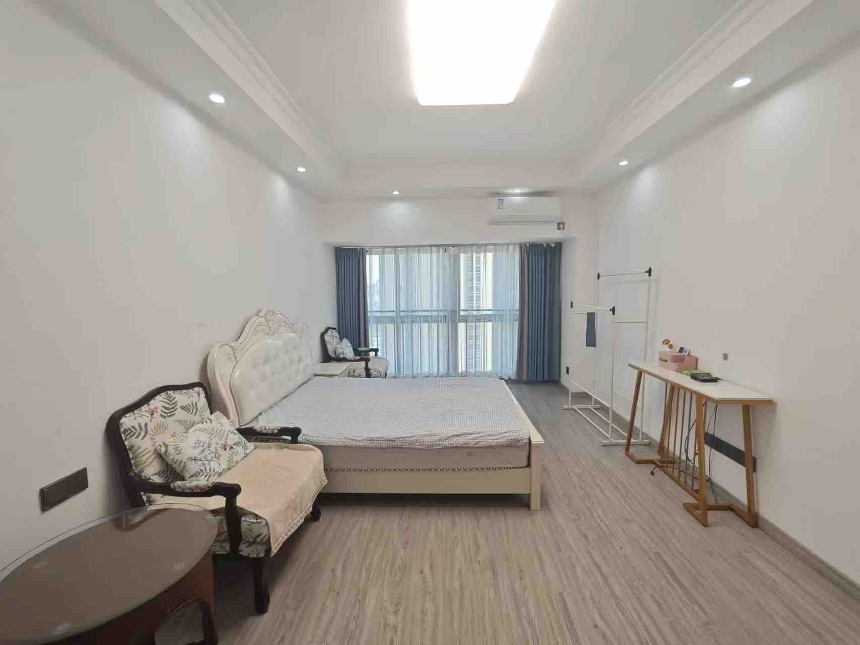 金钟大雁城  1室1厅1卫    1300.0元/月室内图