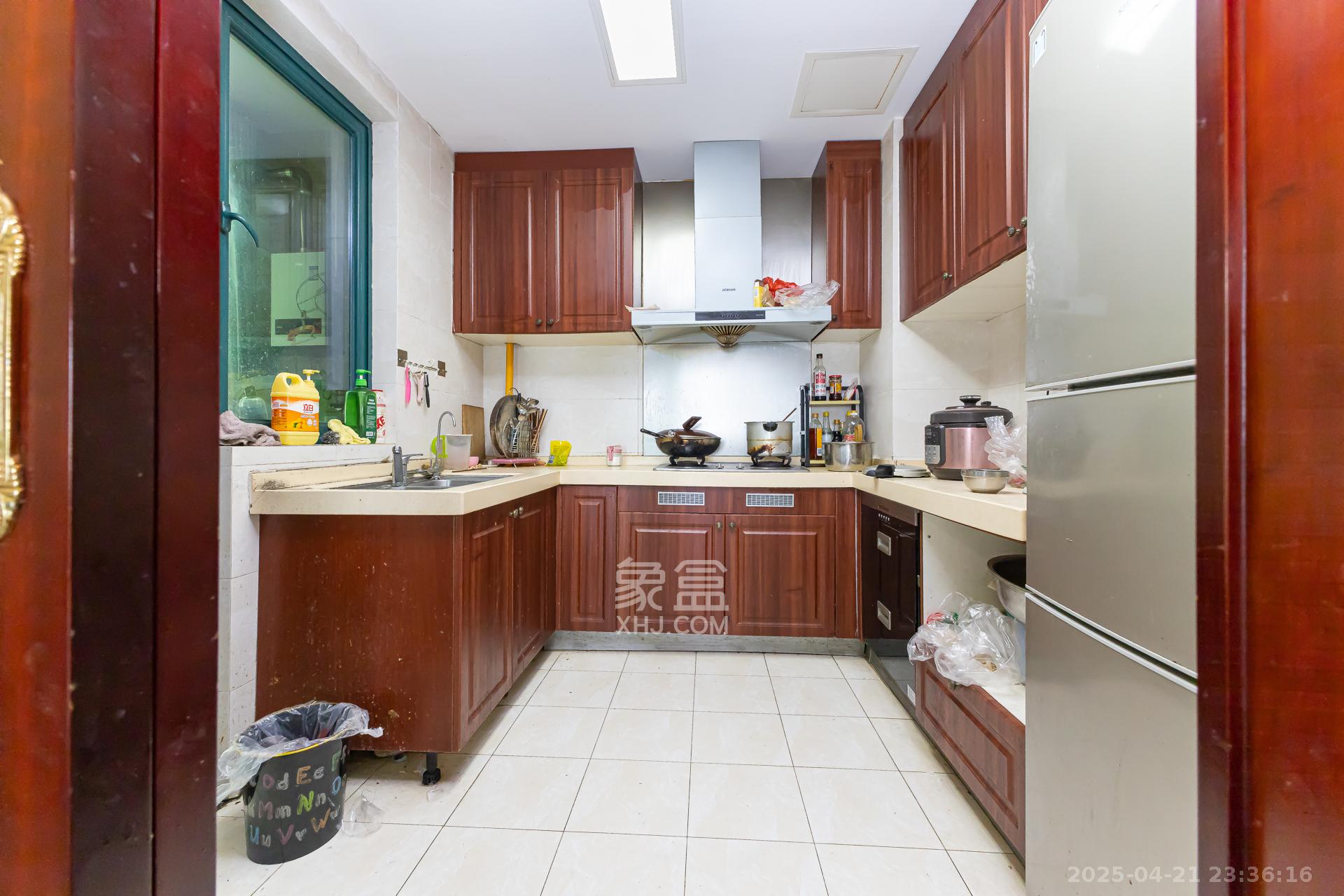 恒大名都 3室2厅1卫 65.0万 恒大名都 3室2厅1卫 65.0万厨房