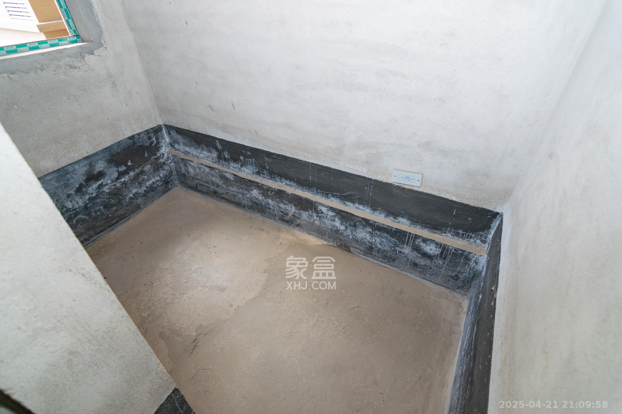 润和长郡(润和紫郡二三期) 4室2厅2卫 82.0万 润和长郡(润和紫郡二三期) 4室2厅2卫 82.0万卫生间