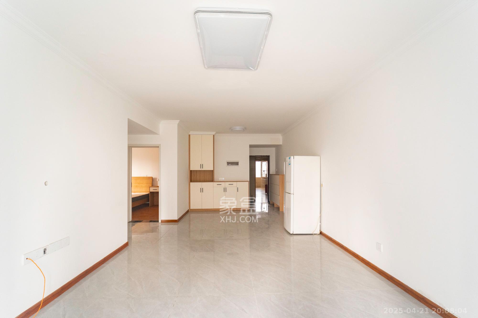 恒广国际景园一二区  1室2厅1卫    60.0万 恒广国际景园一二区  1室2厅1卫    60.0万客厅