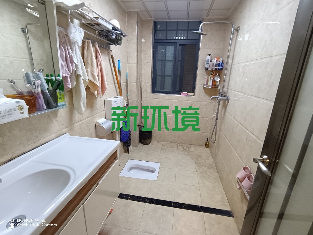 逸臣桃源  3室2厅2卫   79.80万客厅