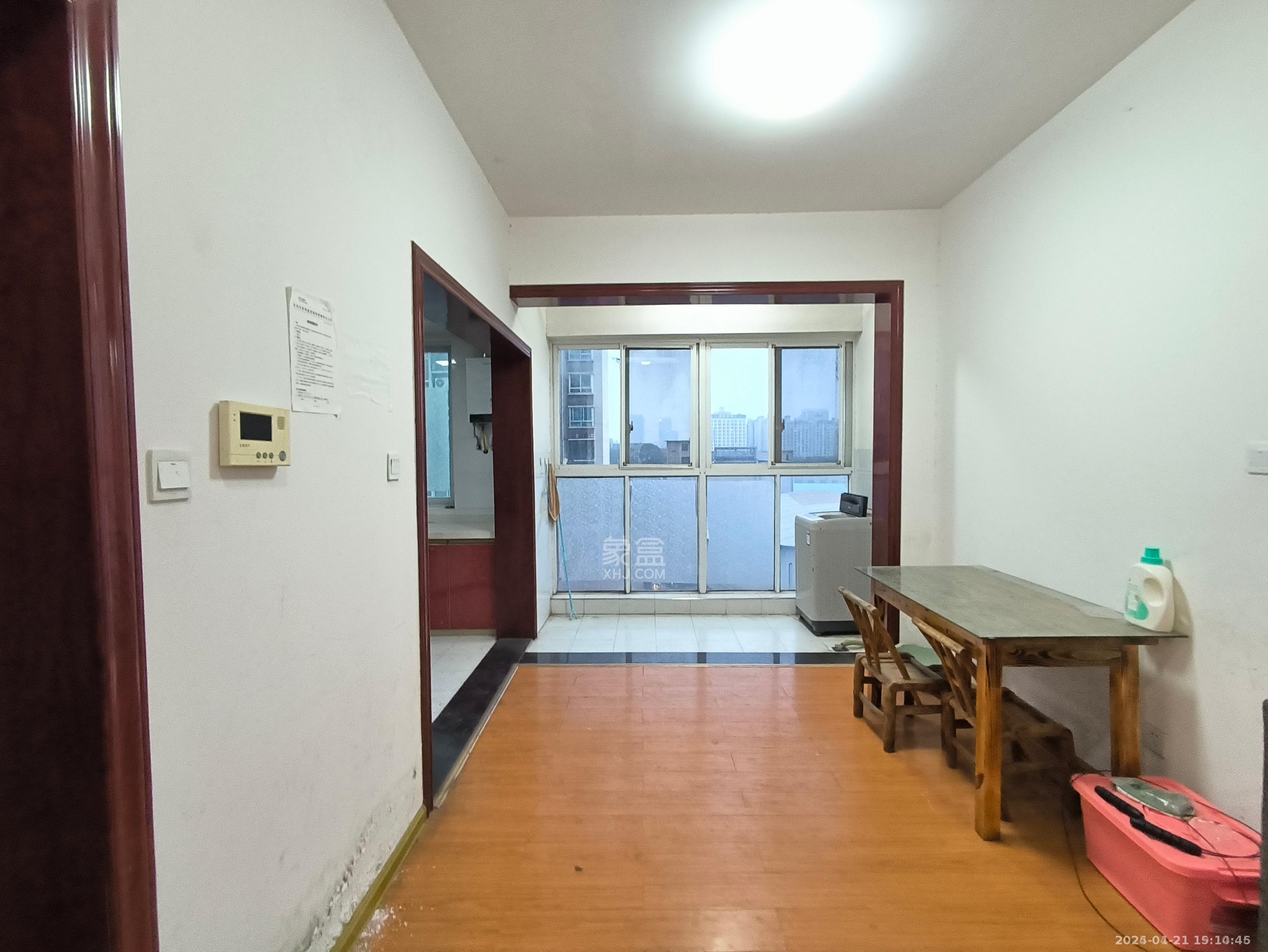 康馨佳园 4室2厅2卫 2000.0元/月 康馨佳园 4室2厅2卫 2000.0元/月室内图