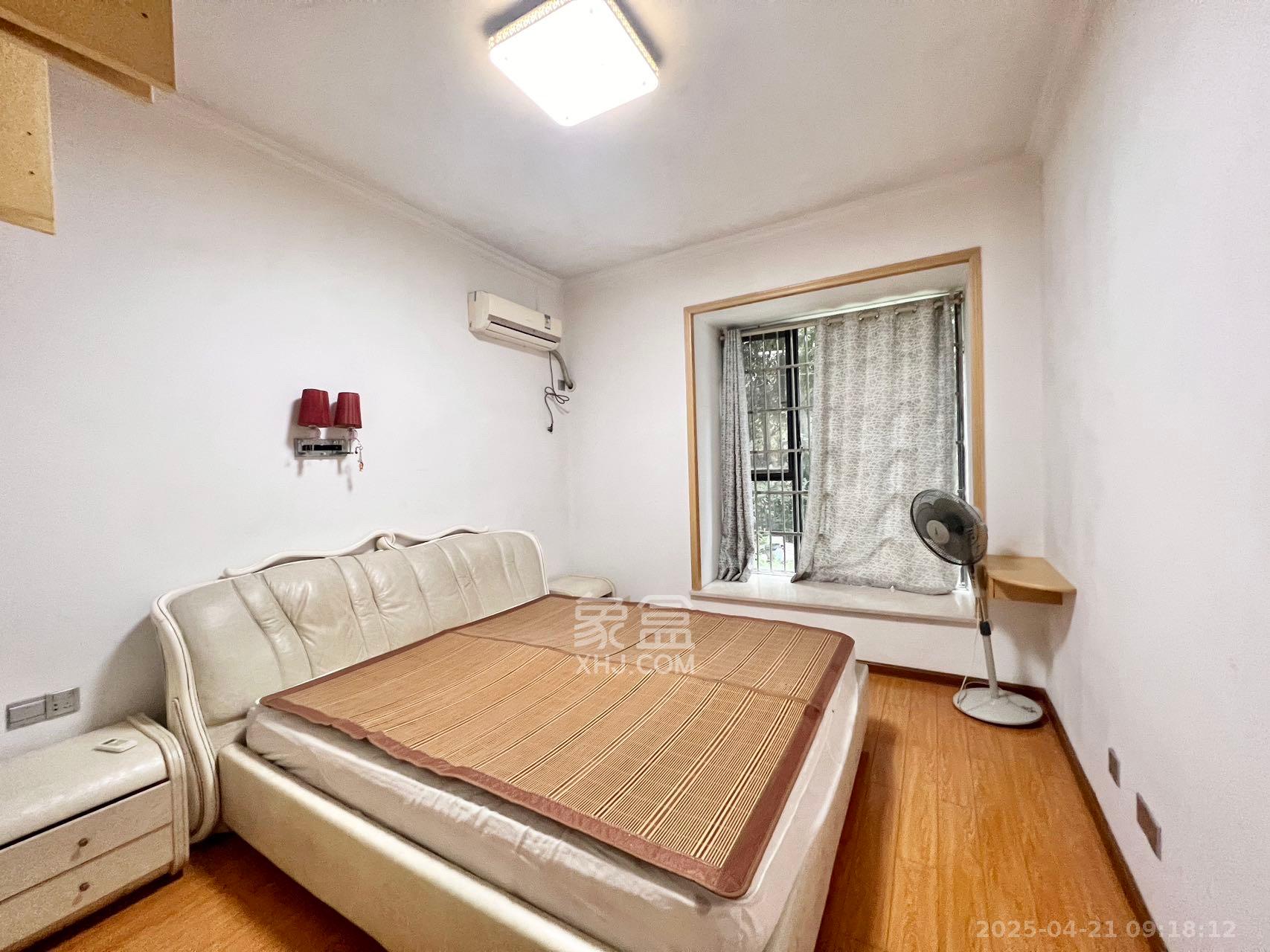 保利麓谷林语A区  4室2厅1卫    2500.0元/月 保利麓谷林语A区  4室2厅1卫    2500.0元/月室内图