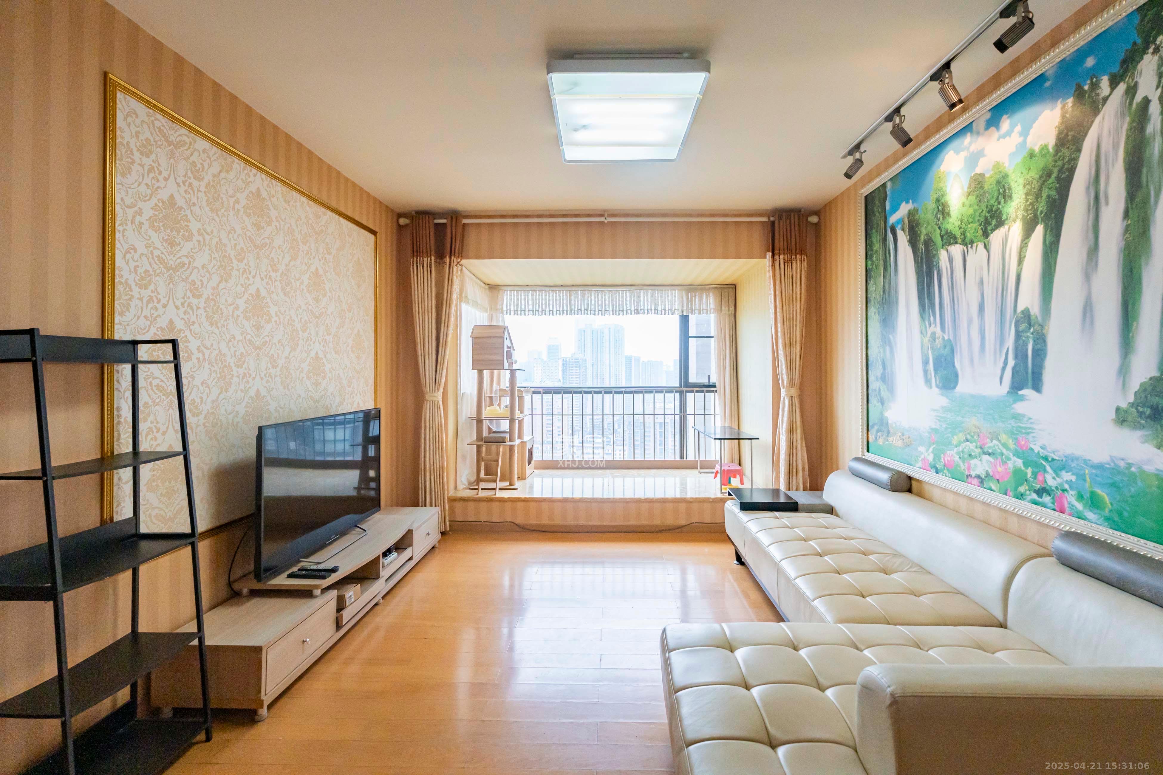 盛世美居荷园  3室2厅2卫   3200.00元/月