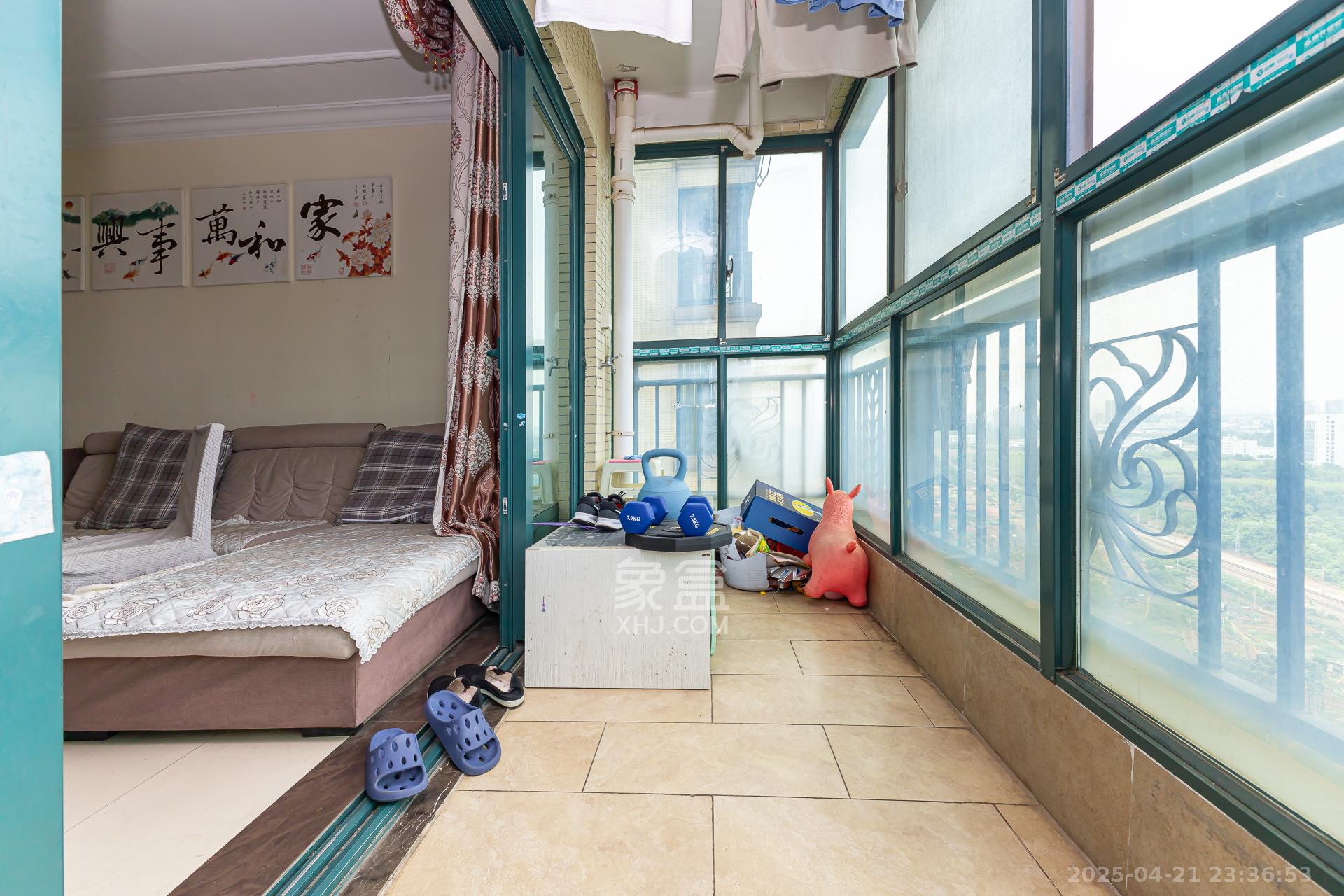 恒大名都 3室2厅1卫 65.0万 恒大名都 3室2厅1卫 65.0万阳台