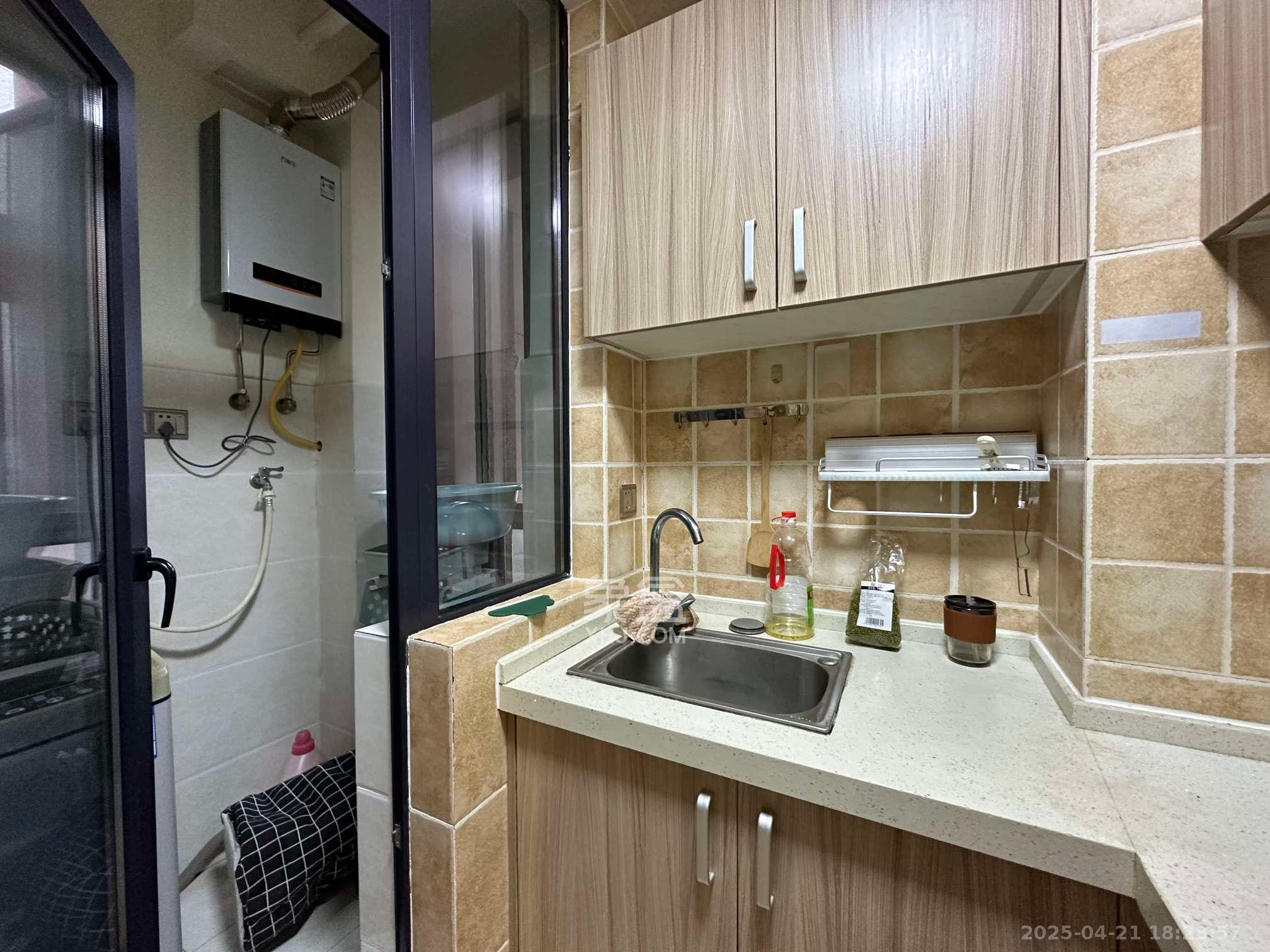 荣悦台 1室1厅1卫 2400.0元/月 荣悦台 1室1厅1卫 2400.0元/月室内图