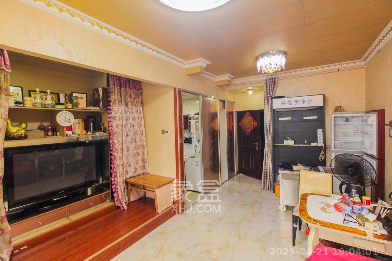 金领家族 1室1厅1卫 1500.0元/月 金领家族 1室1厅1卫 1500.0元/月室内图