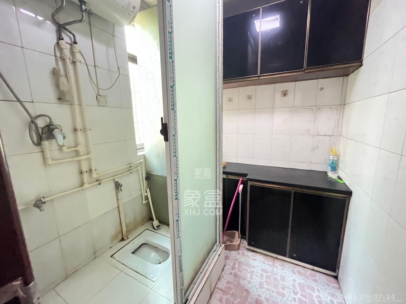 黄泥岭社区 2室2厅1卫 1300.0元/月 黄泥岭社区 2室2厅1卫 1300.0元/月室内图