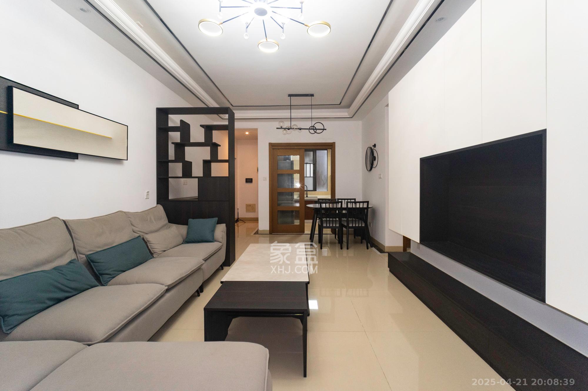 旺德府恺悦国际  3室2厅2卫    74.8万 旺德府恺悦国际  3室2厅2卫    74.8万客厅