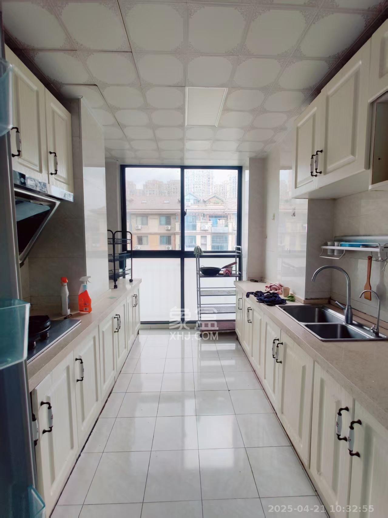 澳海月亮湾 3室2厅1卫 1600.0元/月 澳海月亮湾 3室2厅1卫 1600.0元/月室内图