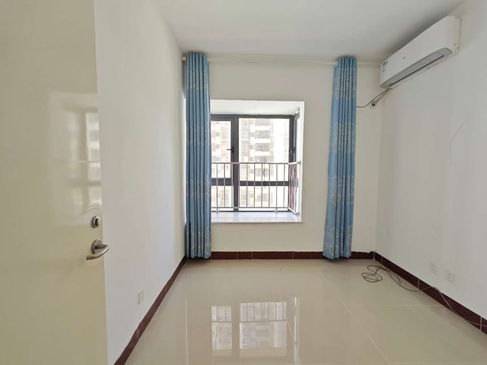 美舍嘉苑一期 4室2厅2卫 2800.0元/月 美舍嘉苑一期 4室2厅2卫 2800.0元/月室内图