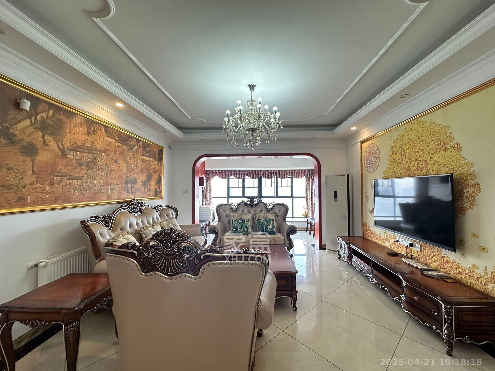 藏珑湖上国际花园 5室2厅3卫 5000.0元/月 藏珑湖上国际花园 5室2厅3卫 5000.0元/月室内图