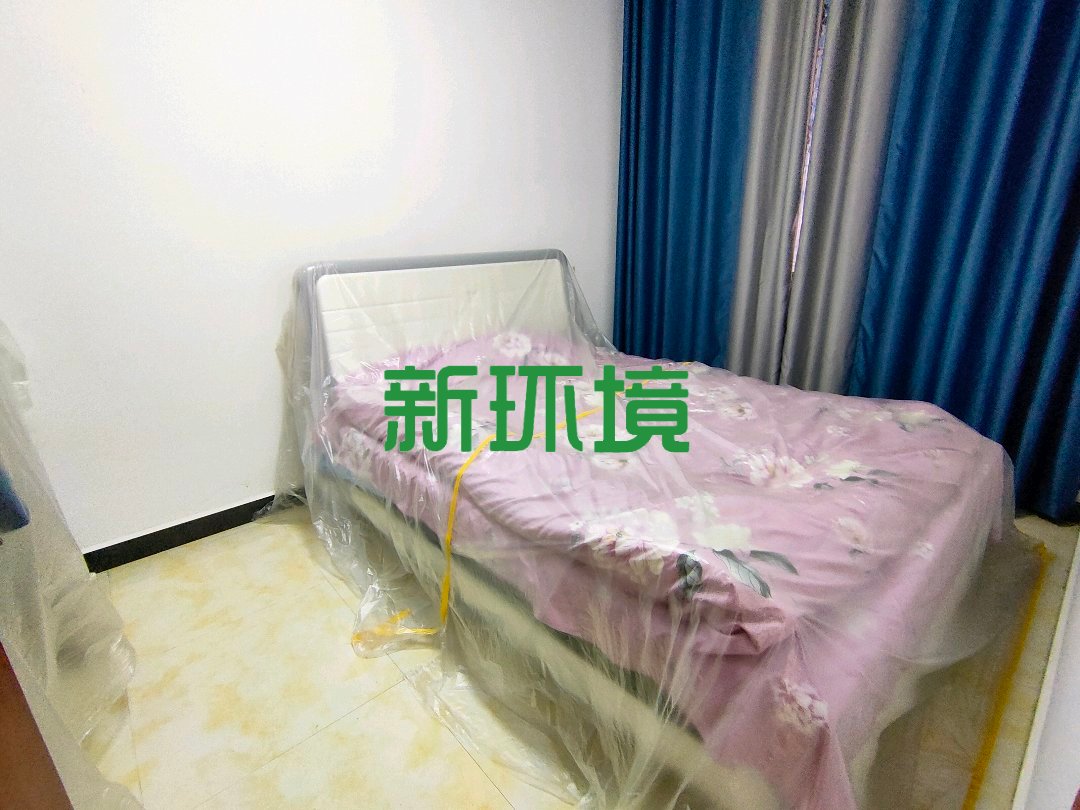 时代港湾  3室2厅1卫   50.00万客厅