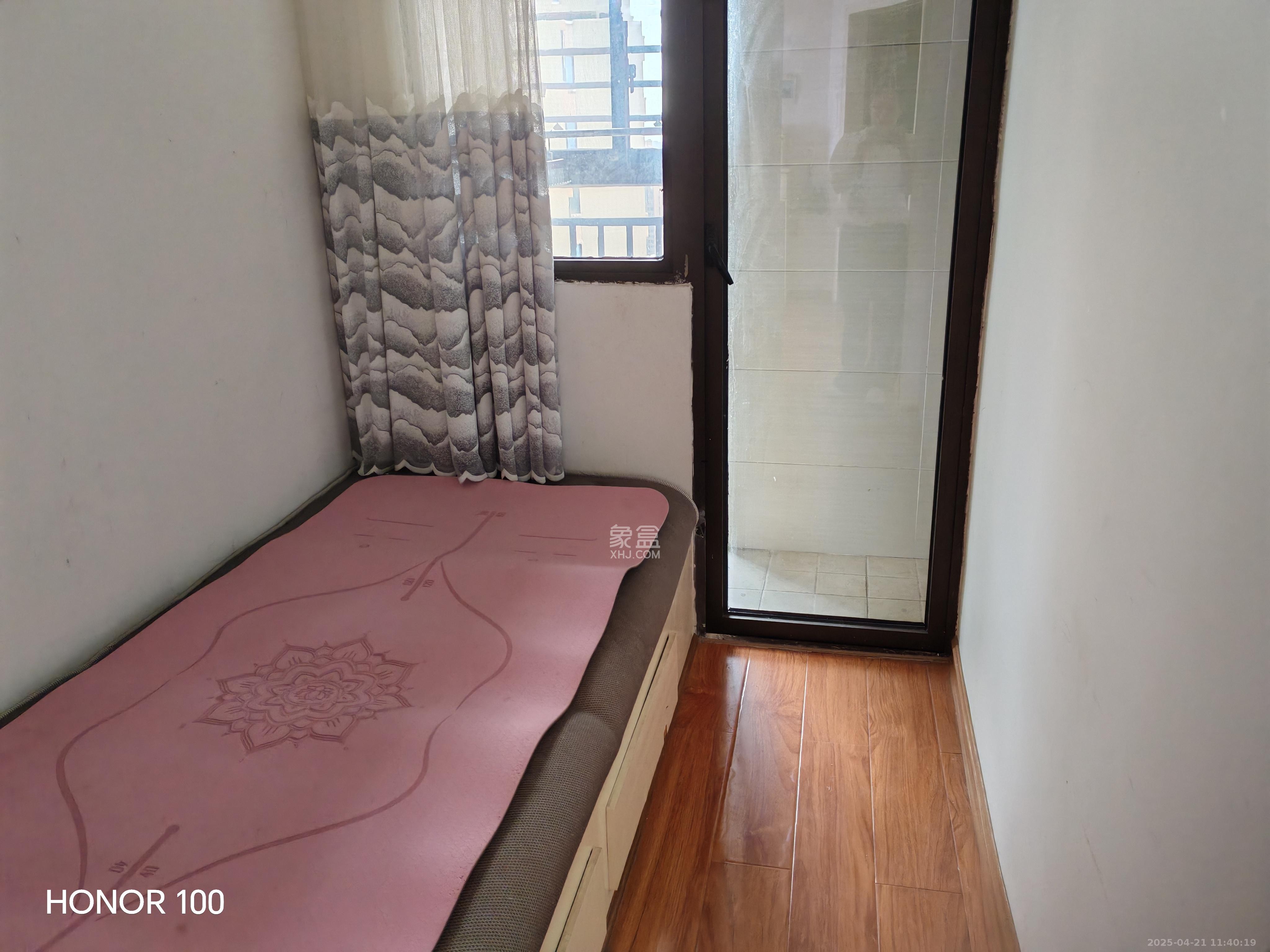 萬象美域  1室1廳1衛(wèi)   1600.00元/月室內(nèi)圖