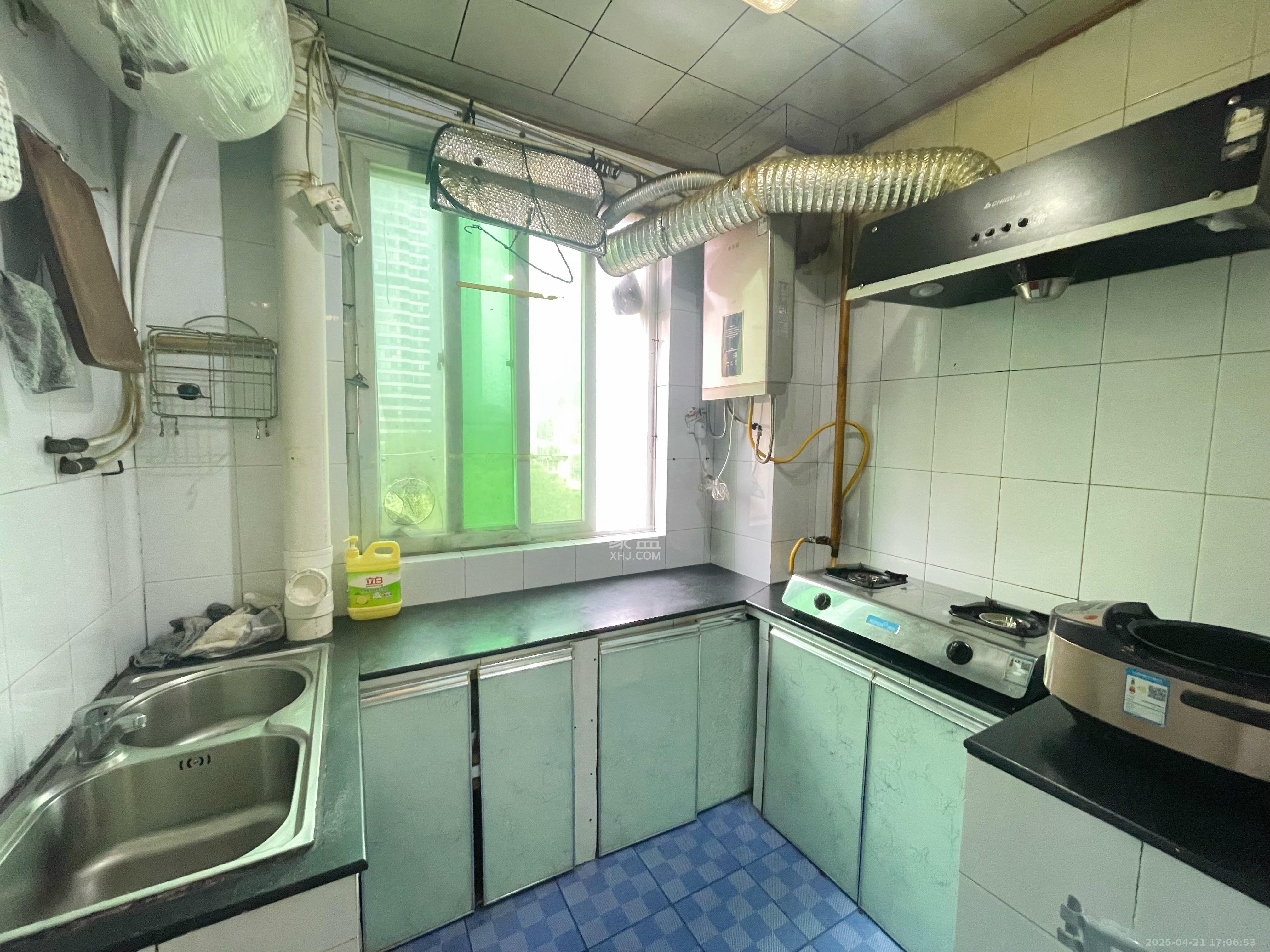 恩瑞麓山名园(龙王港小区) 3室2厅2卫 2100.0元/月 恩瑞麓山名园(龙王港小区) 3室2厅2卫 2100.0元/月室内图