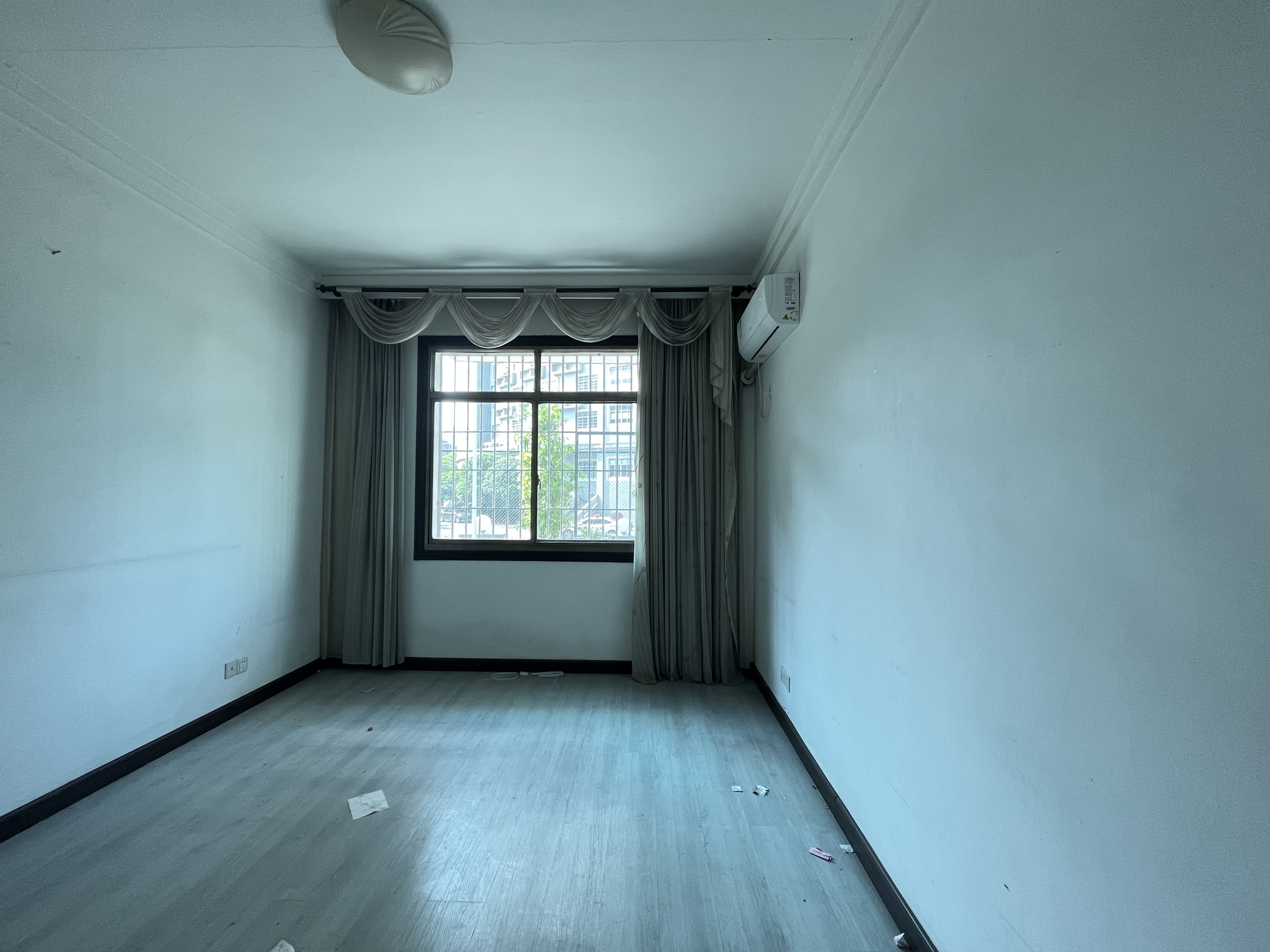 中级人民法院 0室0厅0卫 80.8万 中级人民法院 0室0厅0卫 80.8万室内图