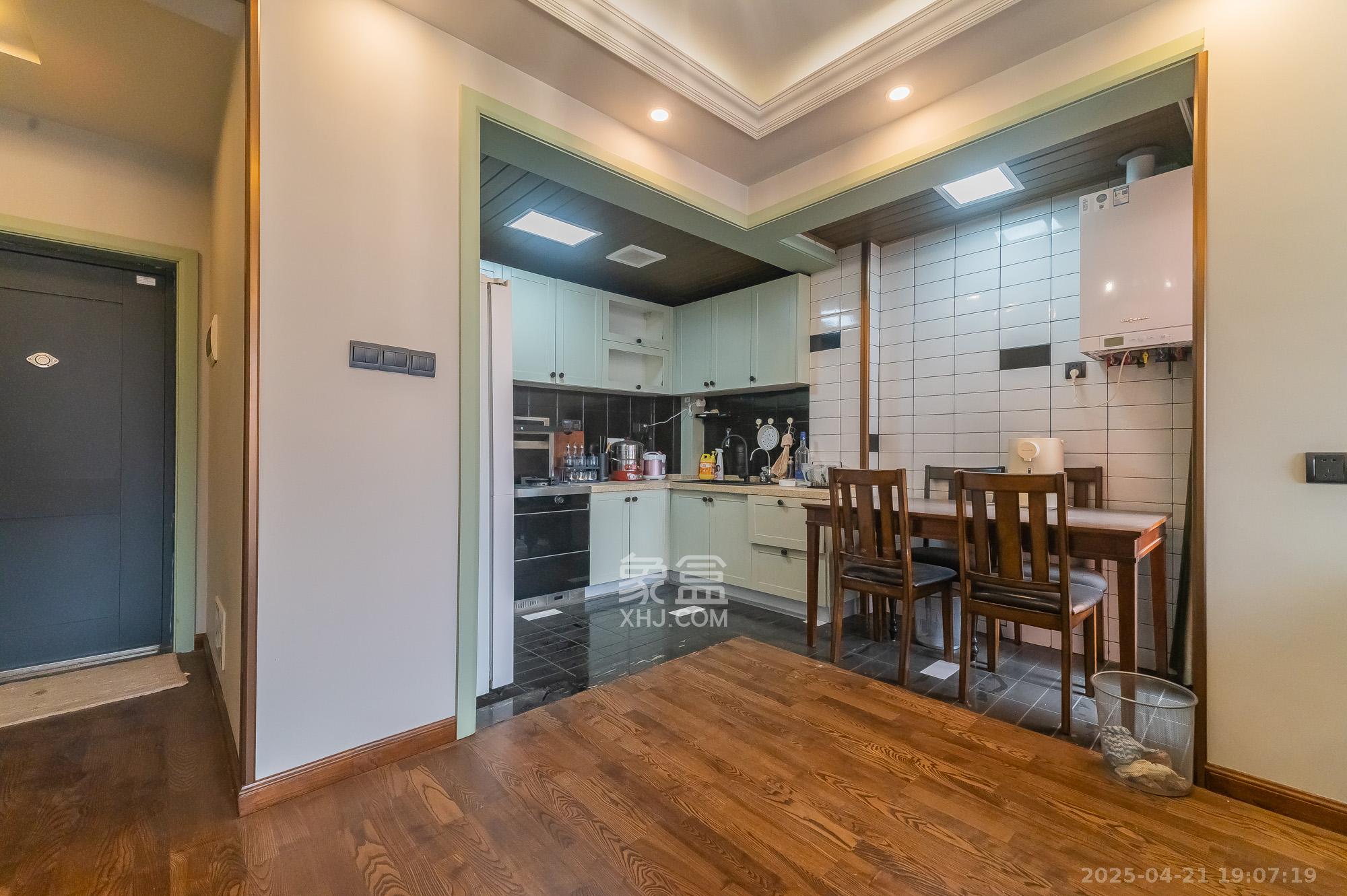 海伦春天 2室2厅1卫 56.0万 海伦春天 2室2厅1卫 56.0万客厅