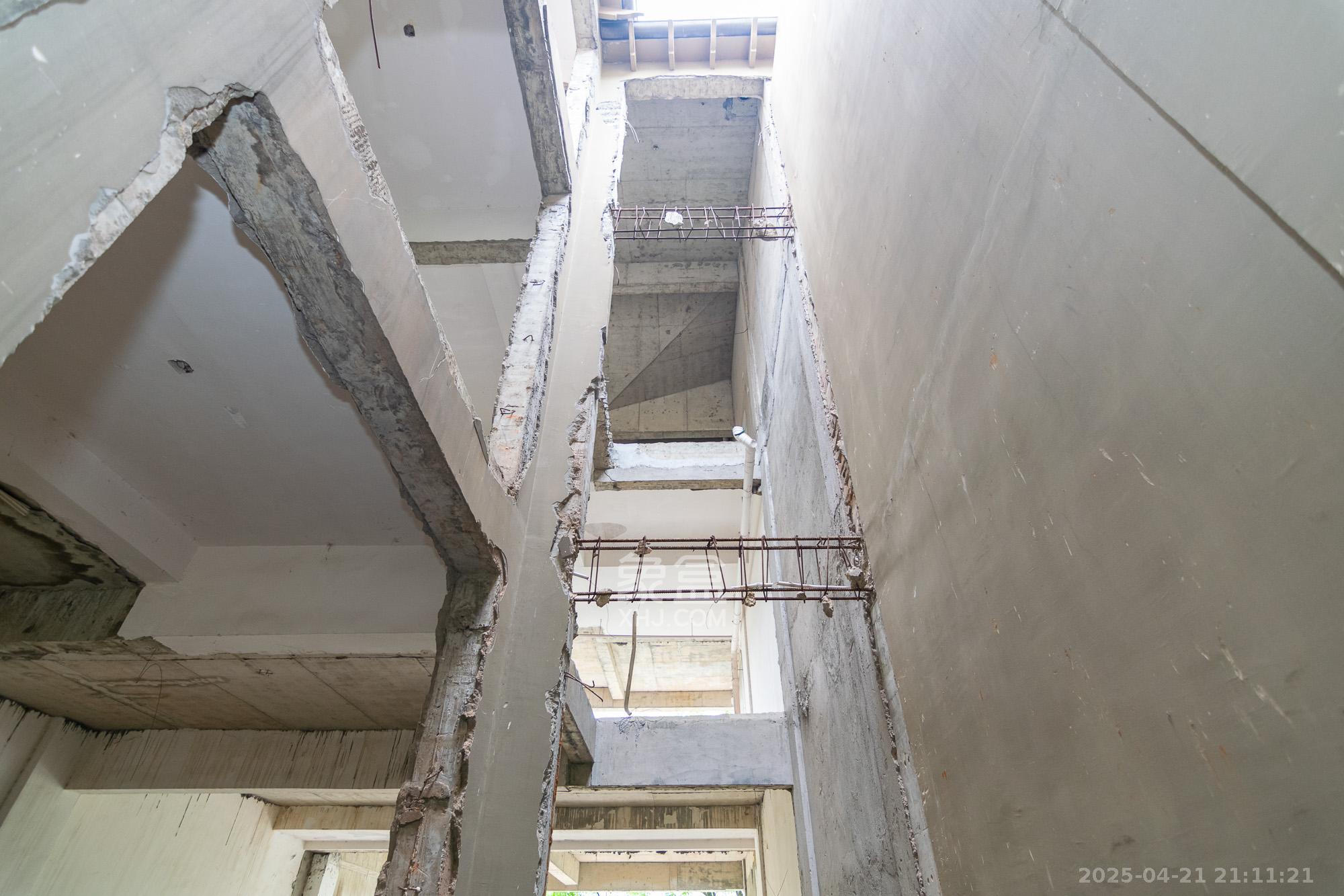 金地三千府(金地湖山樾、金地自在城) 6室3厅4卫 368.0万 金地三千府(金地湖山樾、金地自在城) 6室3厅4卫 368.0万其他