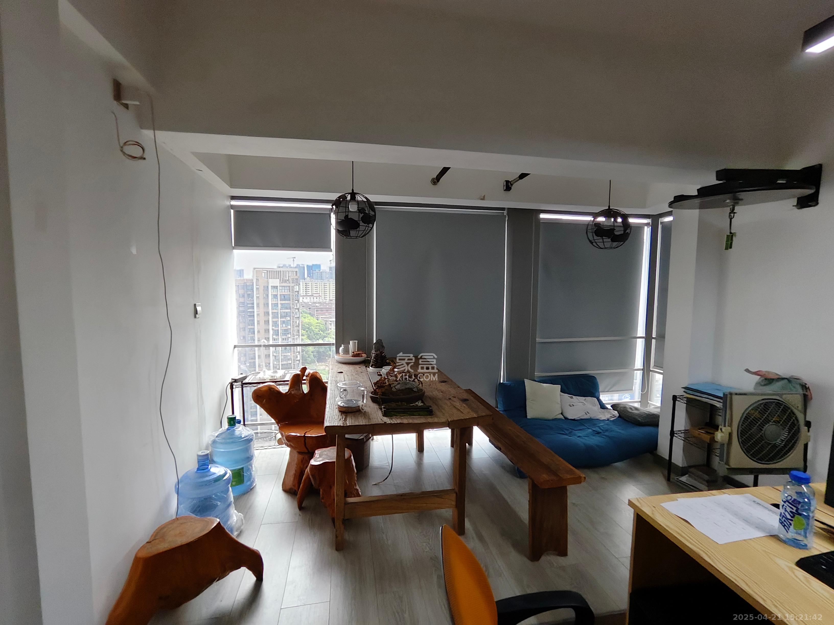 复地星光天地  1室2厅1卫    9600.0元/月 复地星光天地  1室2厅1卫    9600.0元/月室内图