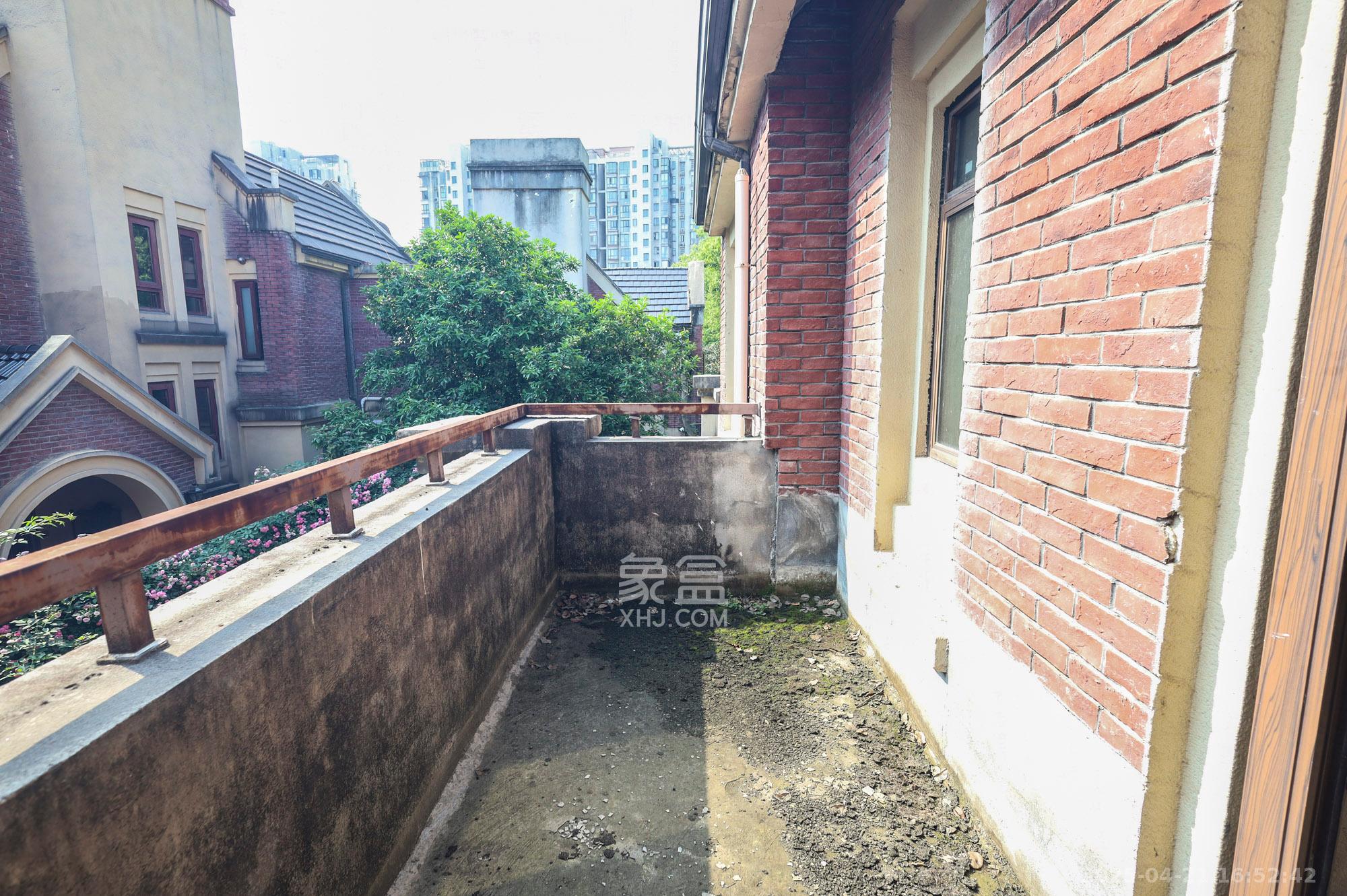 山语城二期 1室0厅0卫 428.0万 山语城二期 1室0厅0卫 428.0万阳台